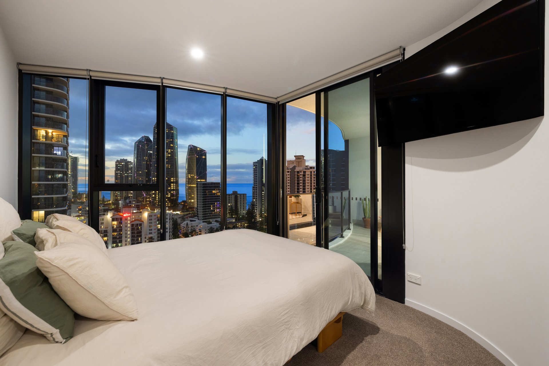 Unit 1702/28-30 Second Avenue Broadbeach