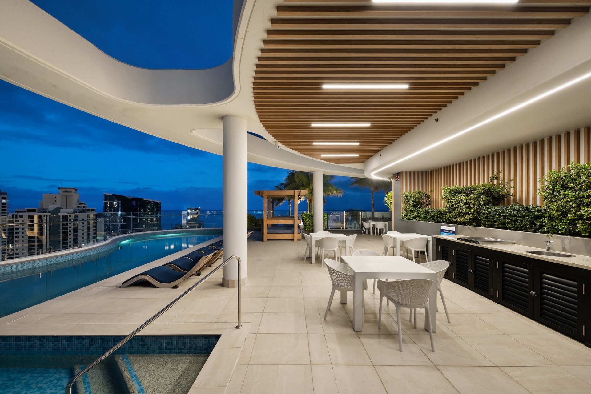 Unit 1702/28-30 Second Avenue Broadbeach