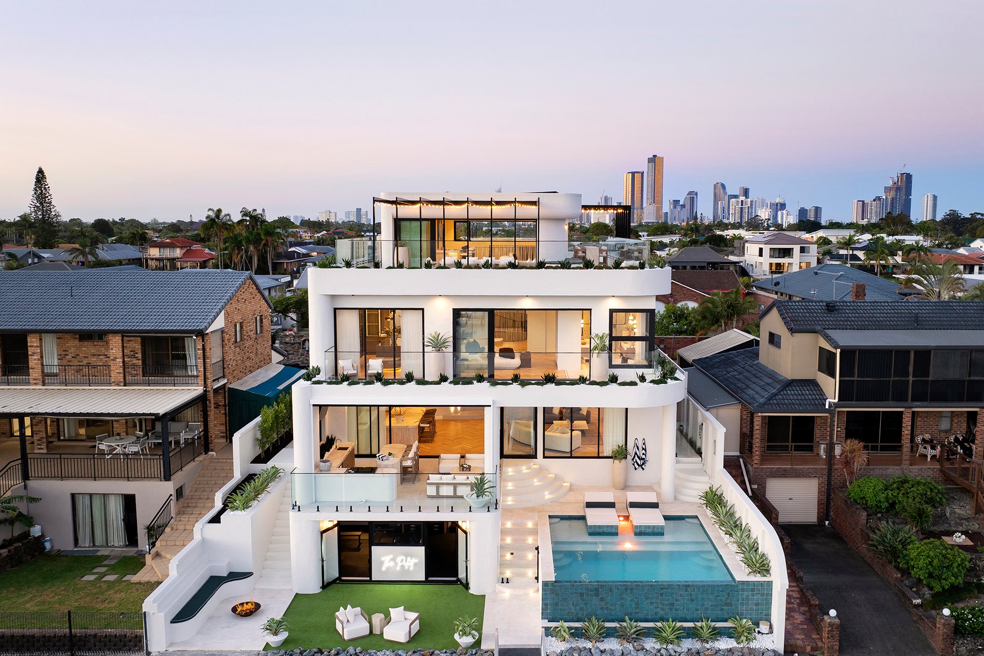 17 Pilot Court Mermaid Waters