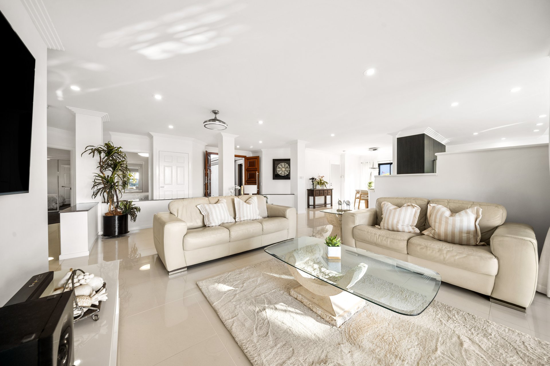 198 Dunlin Drive Burleigh Waters