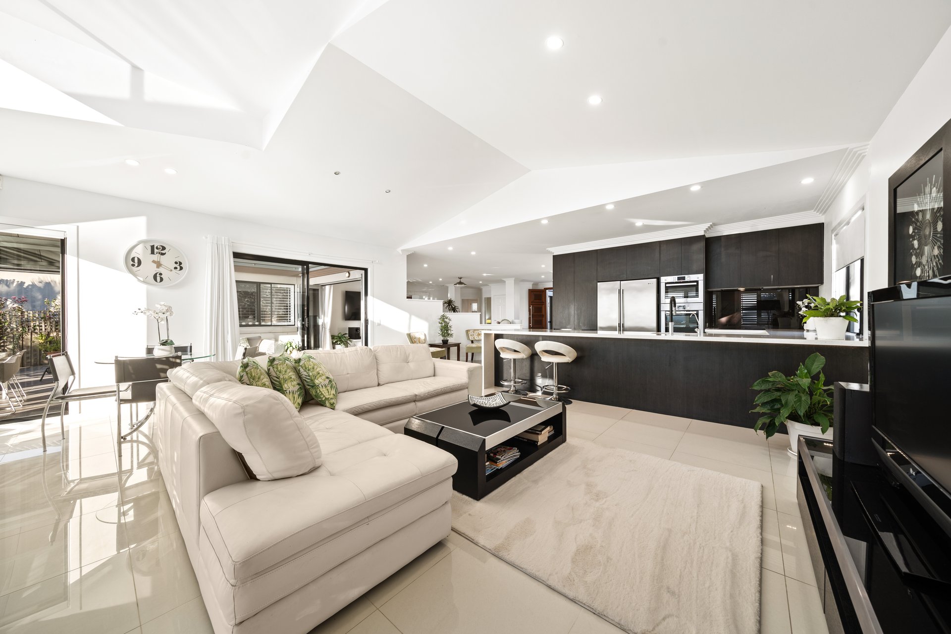198 Dunlin Drive Burleigh Waters