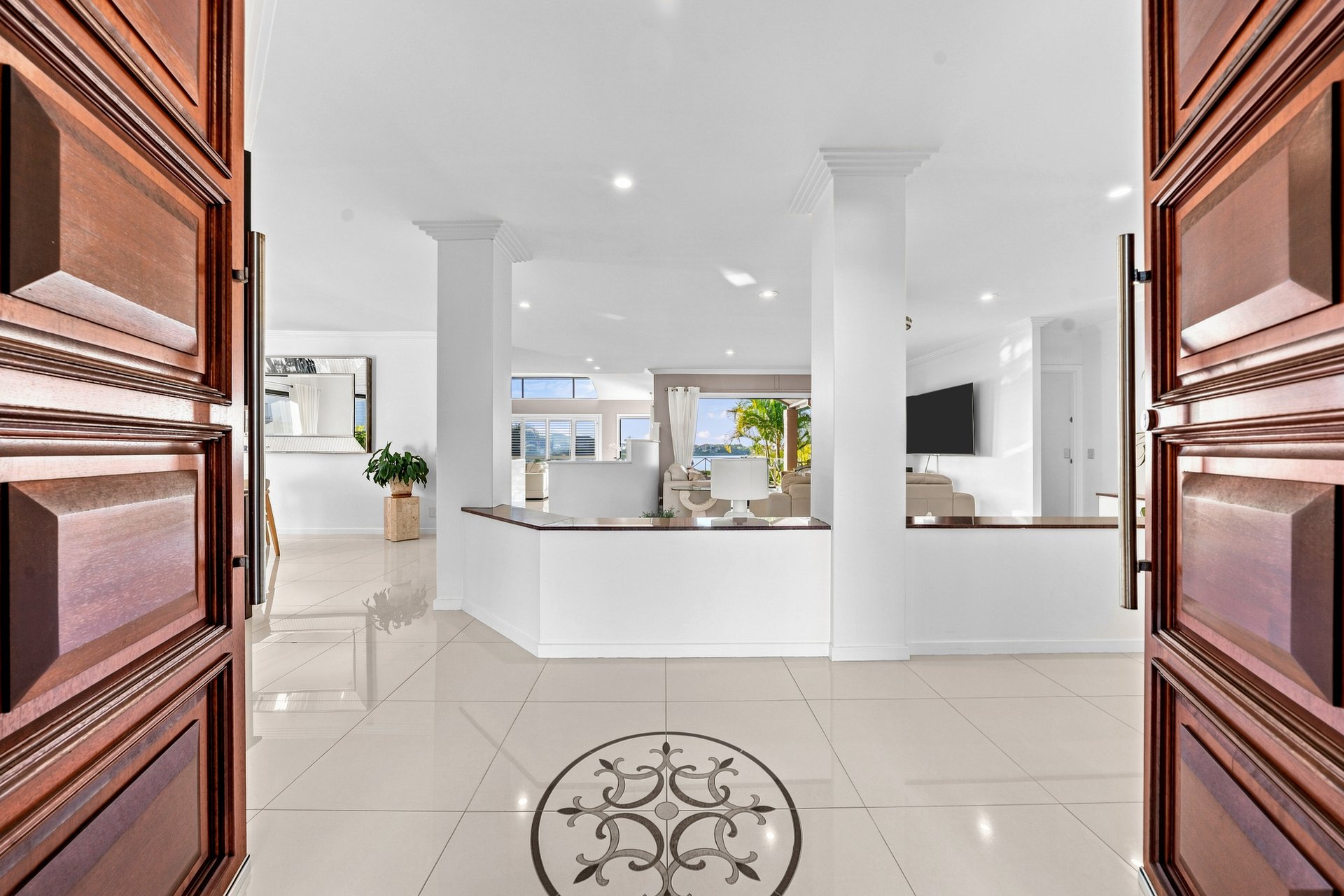 198 Dunlin Drive Burleigh Waters
