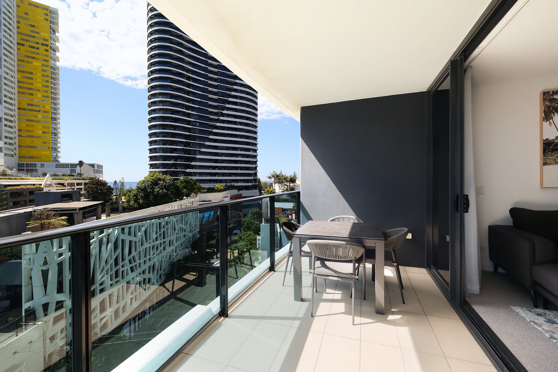 20505/21 Elizabeth Avenue Broadbeach