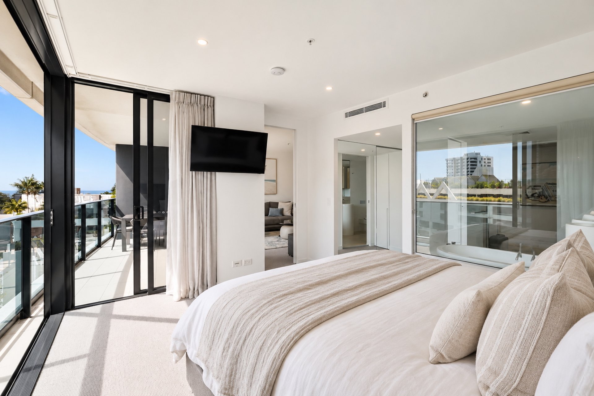 20505/21 Elizabeth Avenue Broadbeach