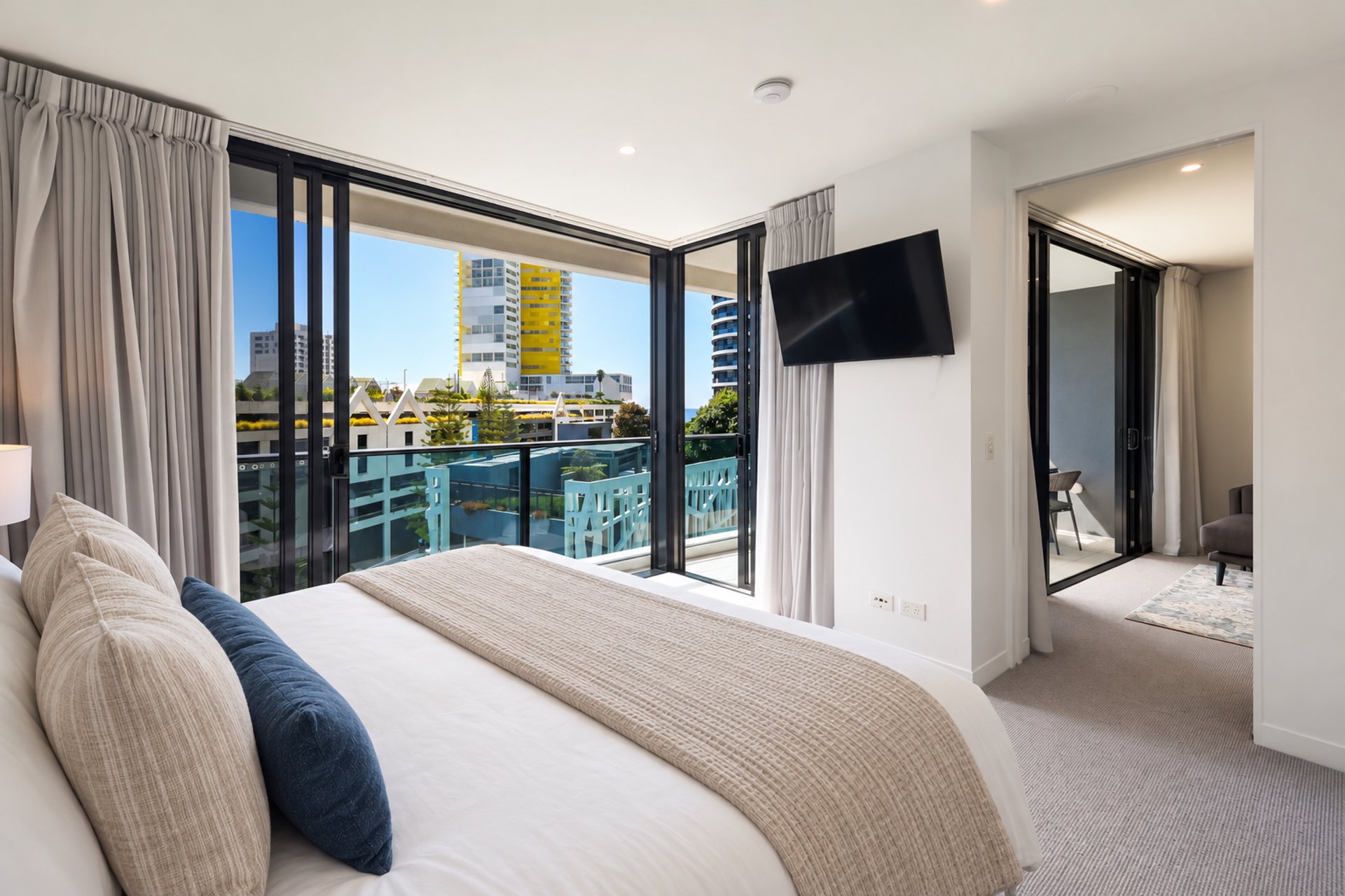 20505/21 Elizabeth Avenue Broadbeach