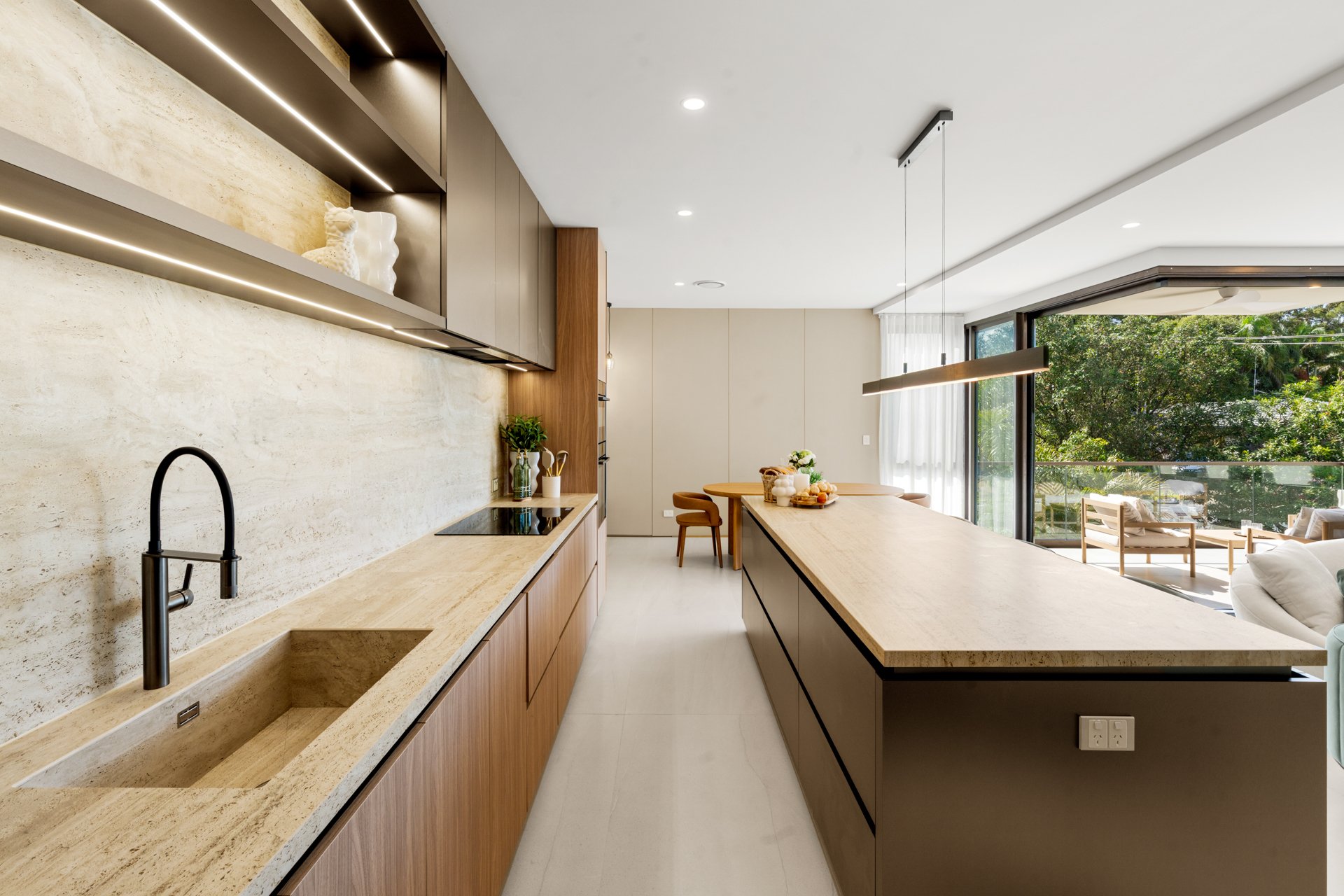 1/5  Esther  Place Surfers Paradise