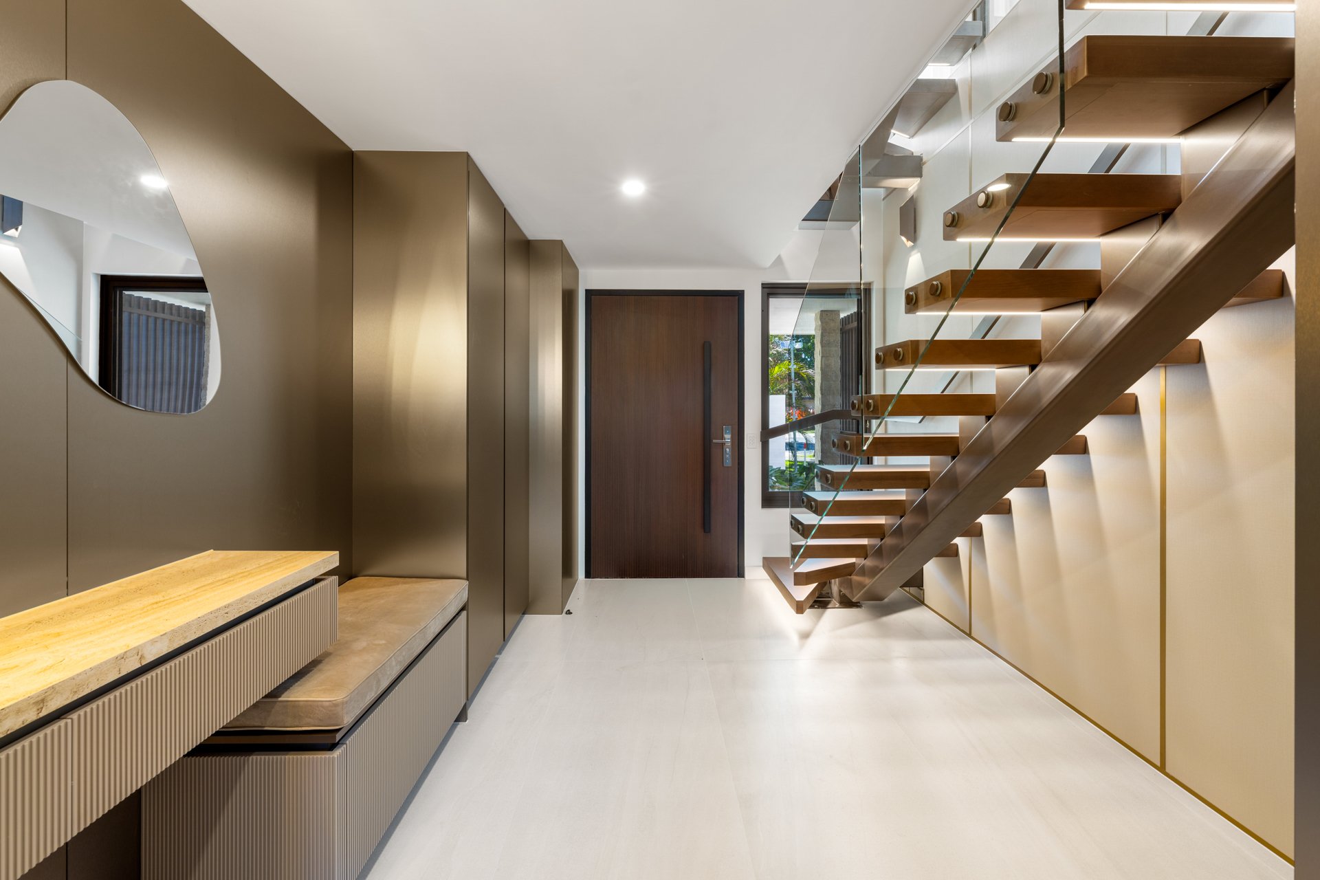 1/5  Esther  Place Surfers Paradise