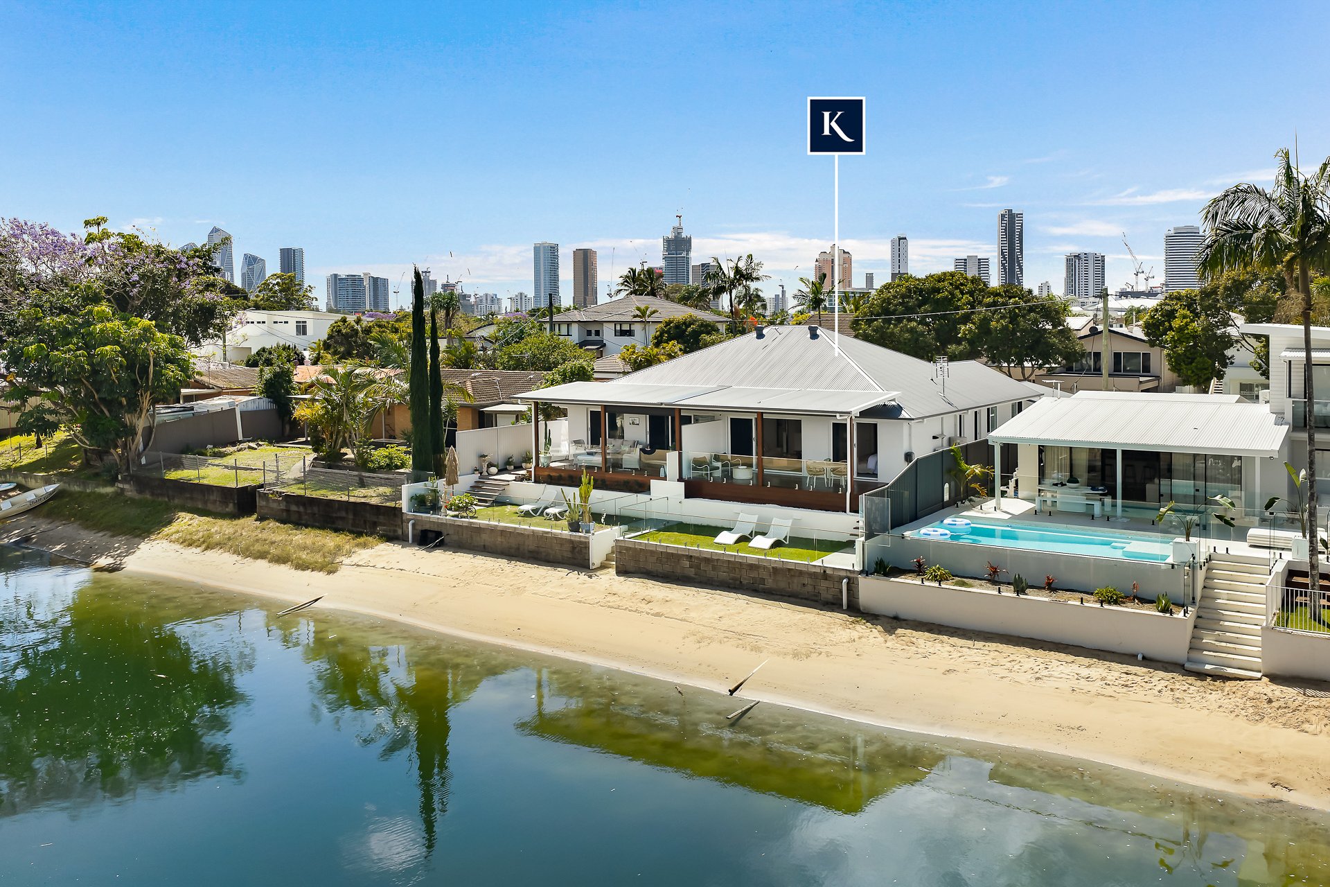 1/17 Key West  Broadbeach Waters