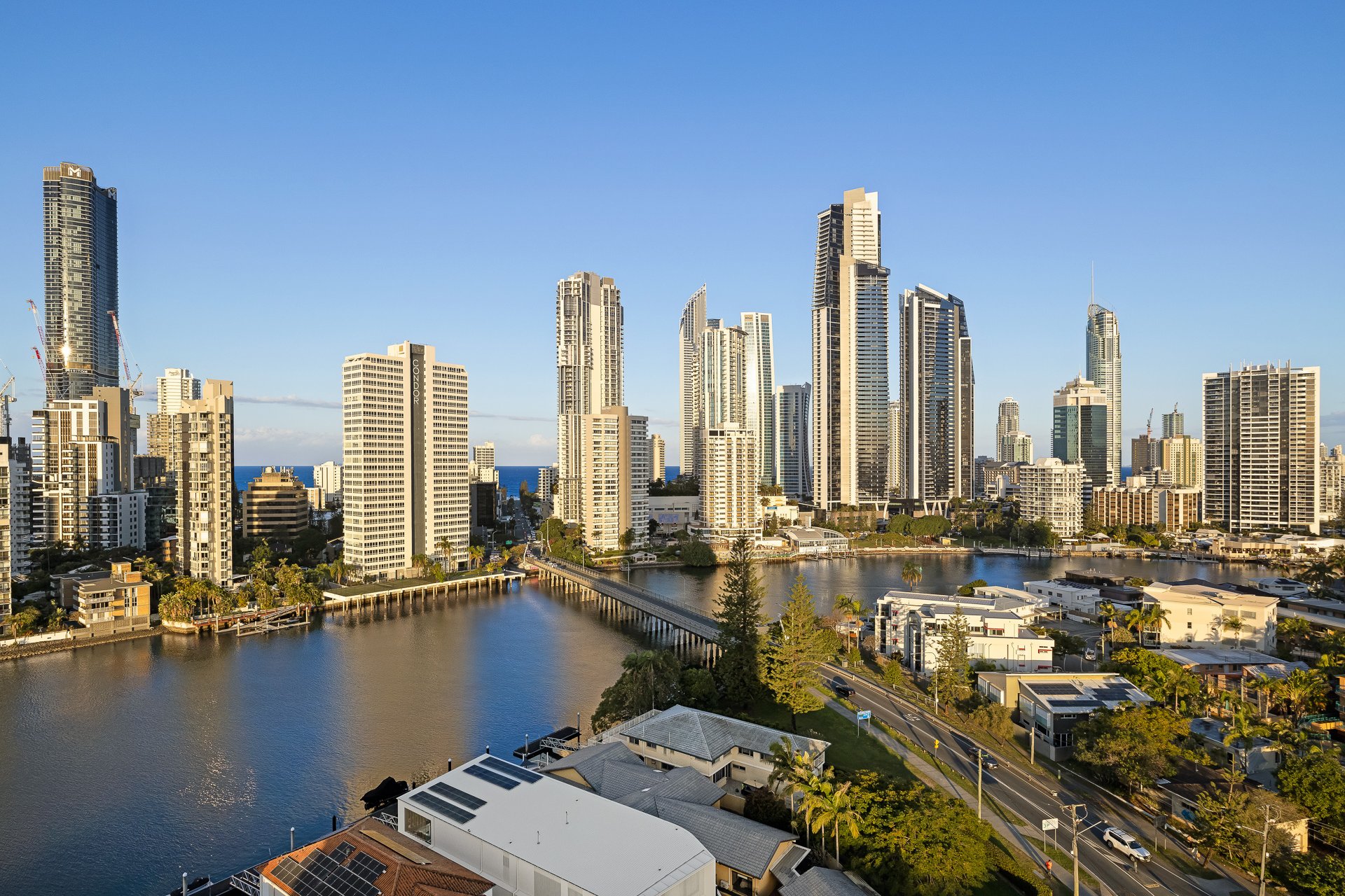 1306/36-42 Stanhill Drive Chevron Island