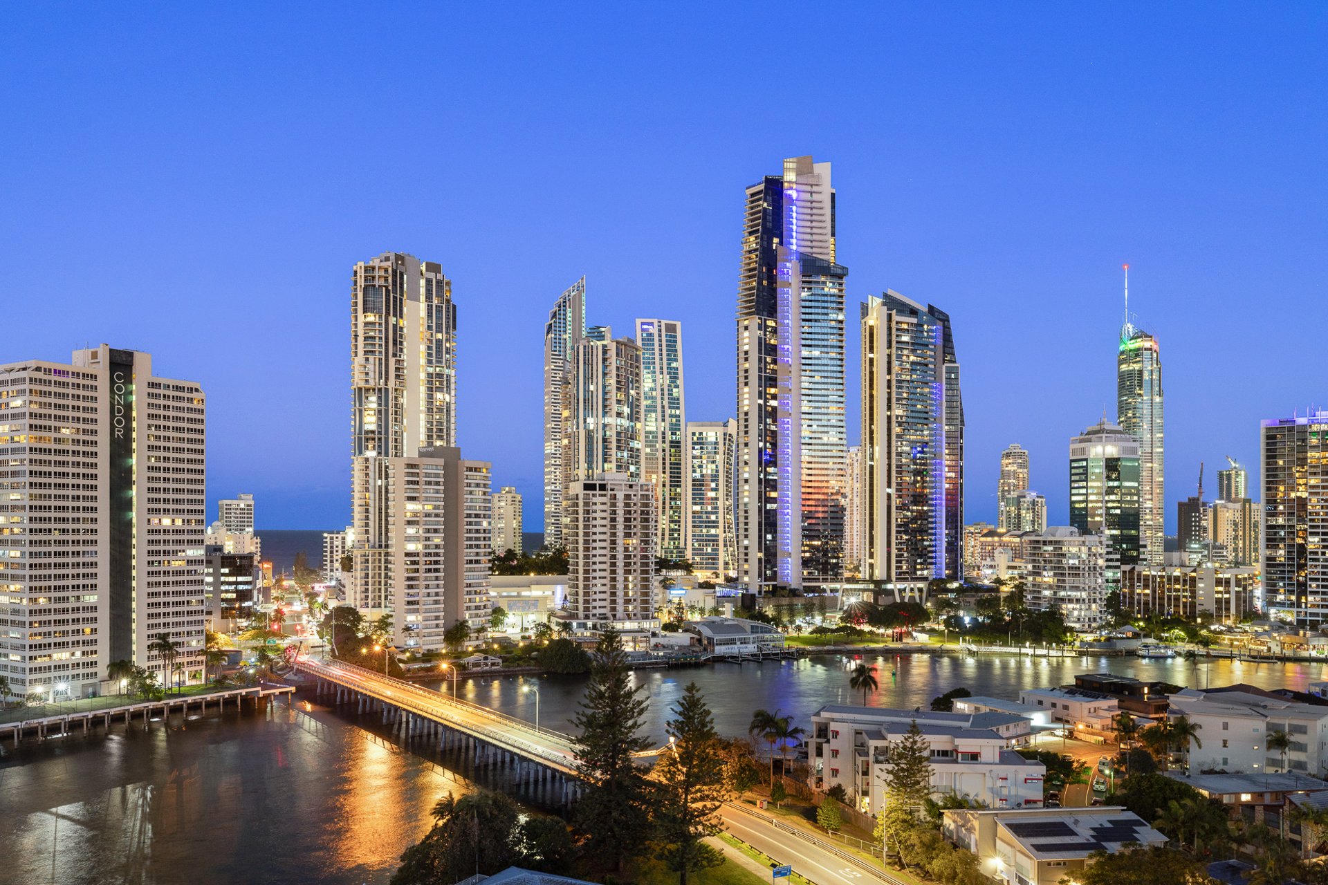 1306/36-42 Stanhill Drive Chevron Island