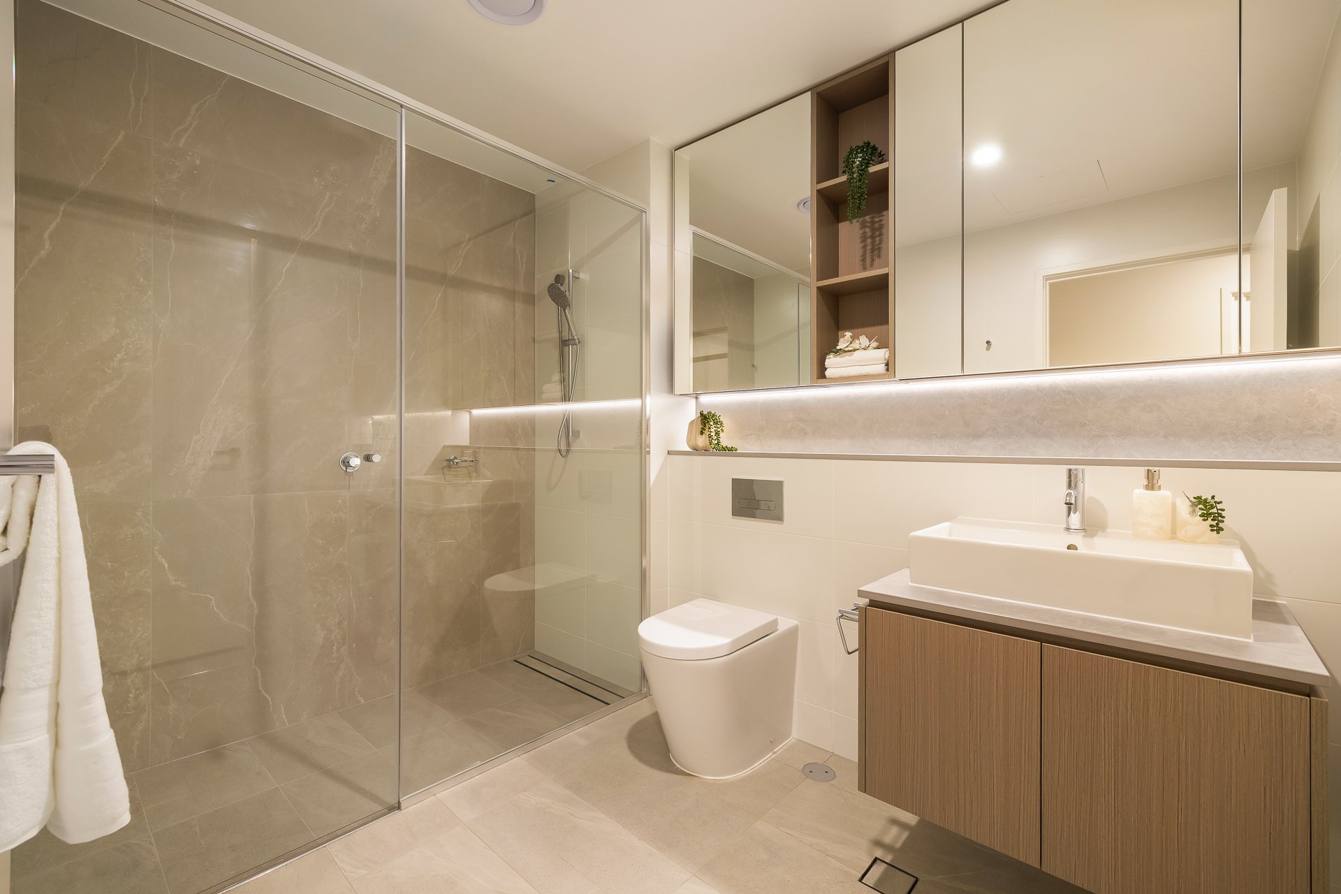 1306/36-42 Stanhill Drive Chevron Island
