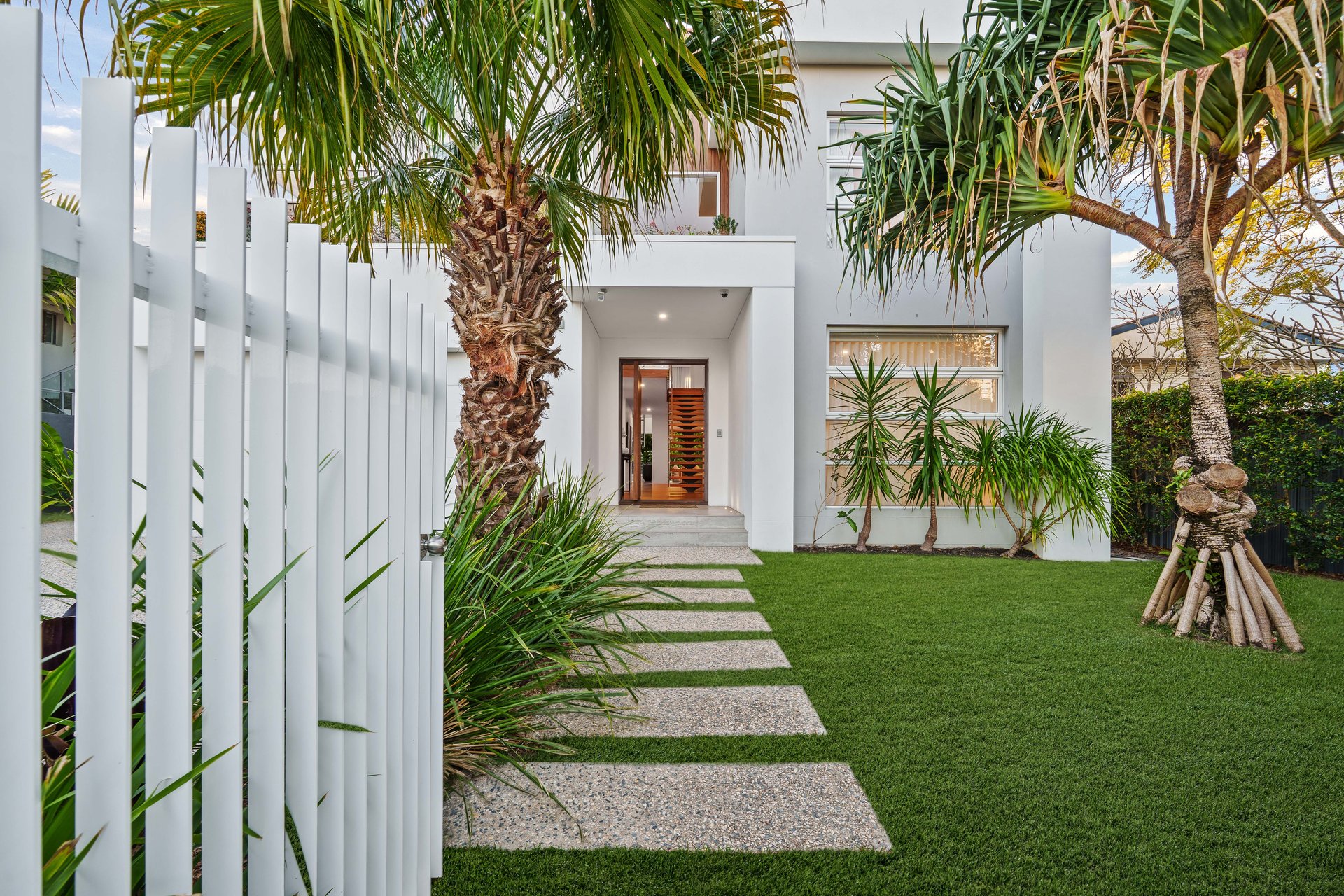27 Acanthus Avenue Burleigh Heads