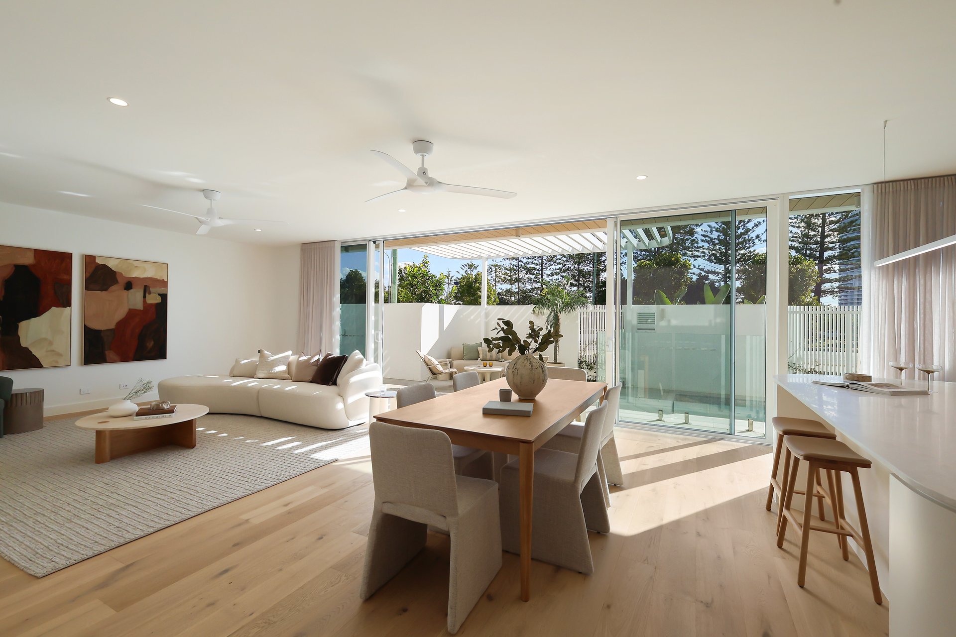 2/19-21 Rankin Parade Main Beach