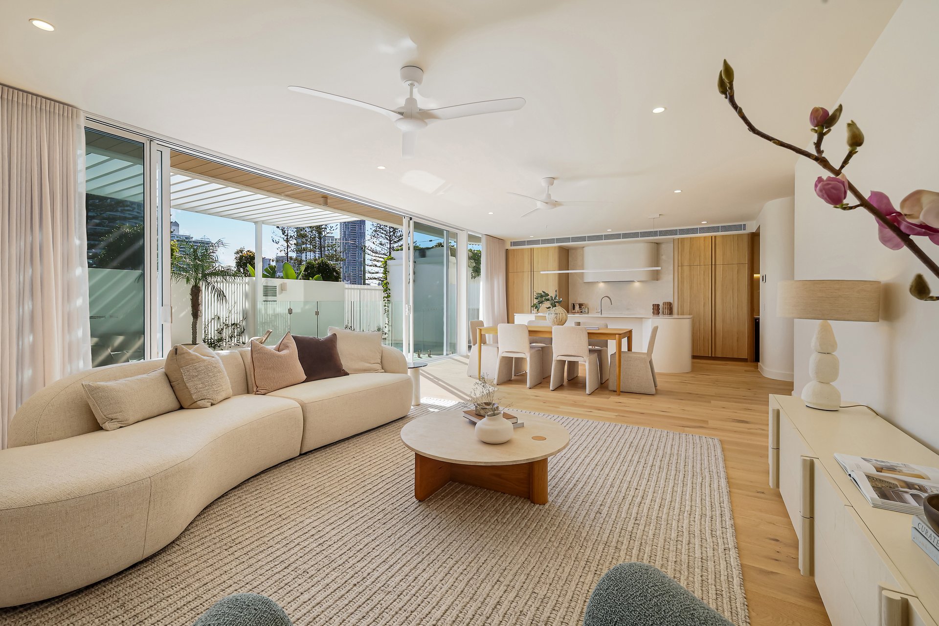 2/19-21 Rankin Parade Main Beach