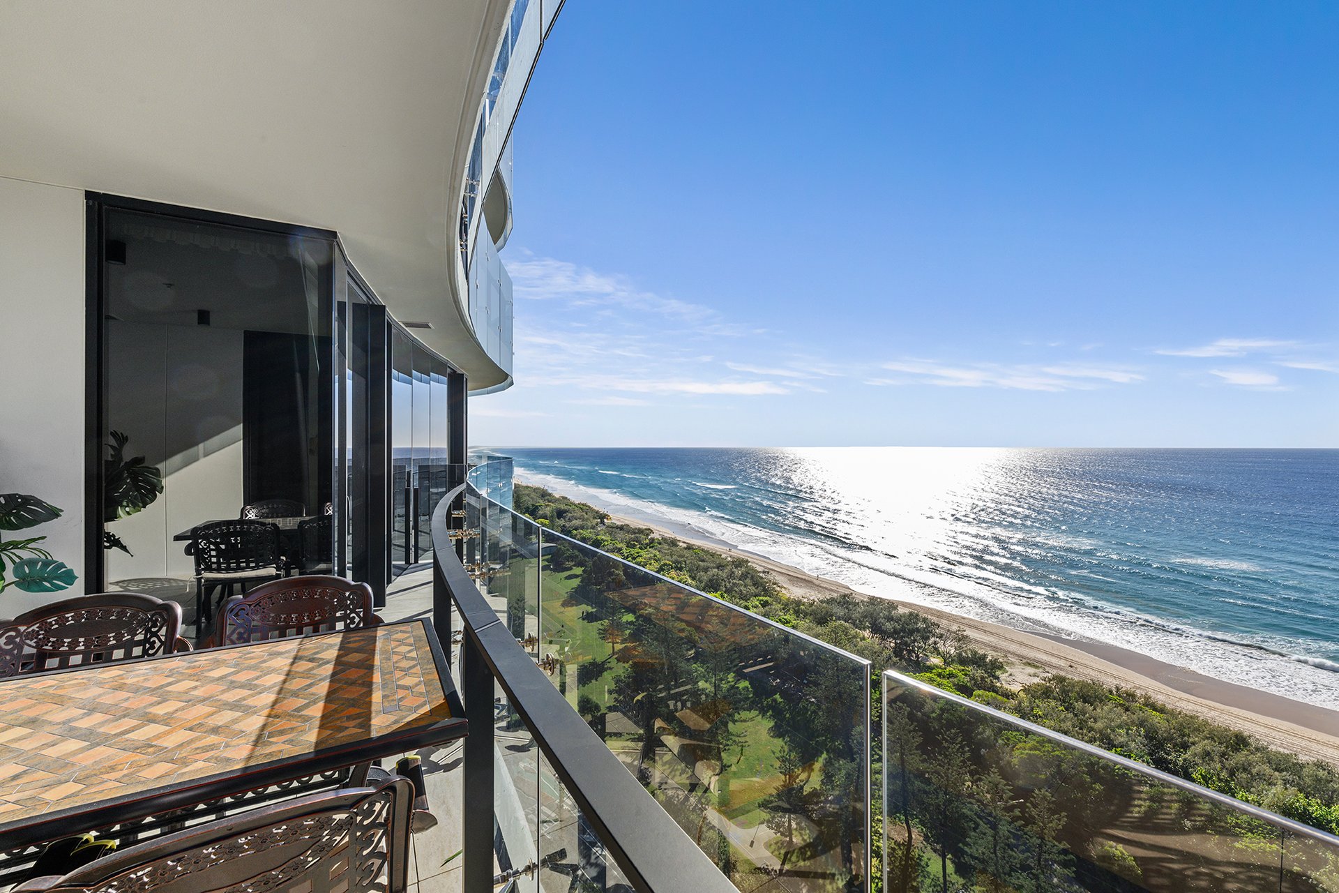 1602/272 Hedges Avenue Mermaid Beach