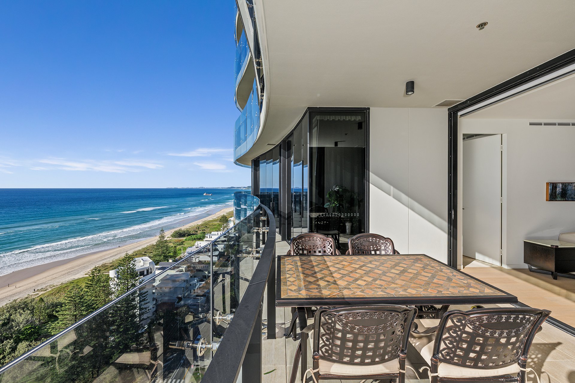1602/272 Hedges Avenue Mermaid Beach