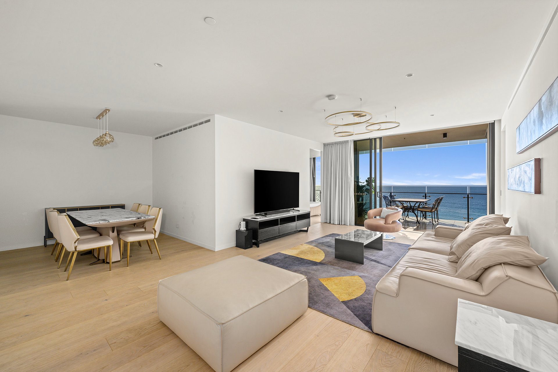 1602/272 Hedges Avenue Mermaid Beach