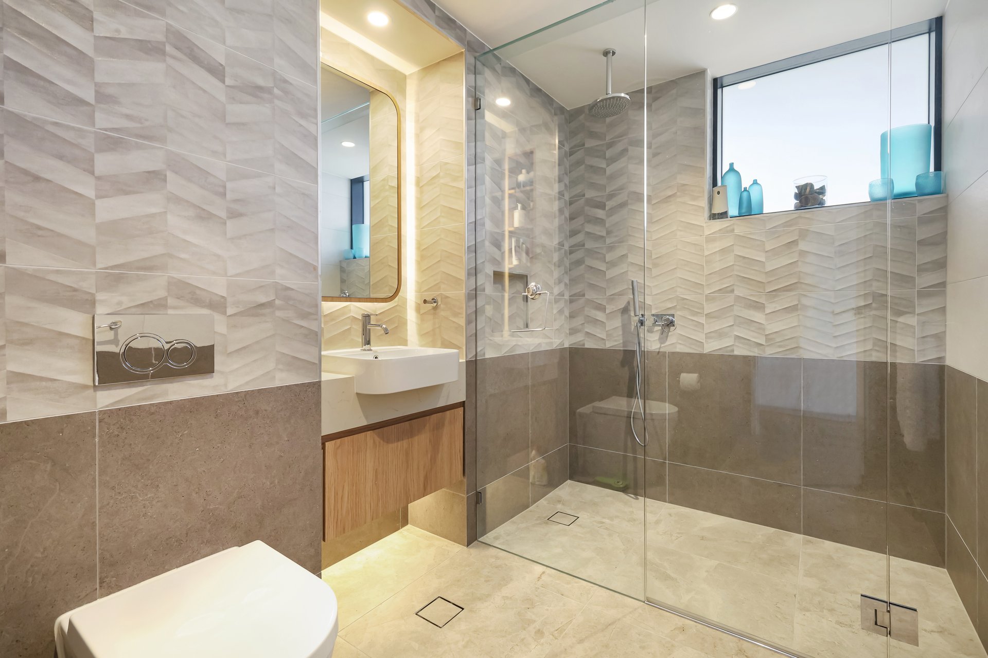 1802/33 Surf Parade Broadbeach