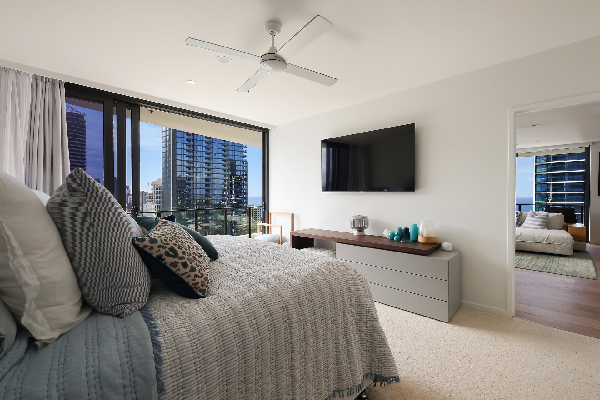 1802/33 Surf Parade Broadbeach