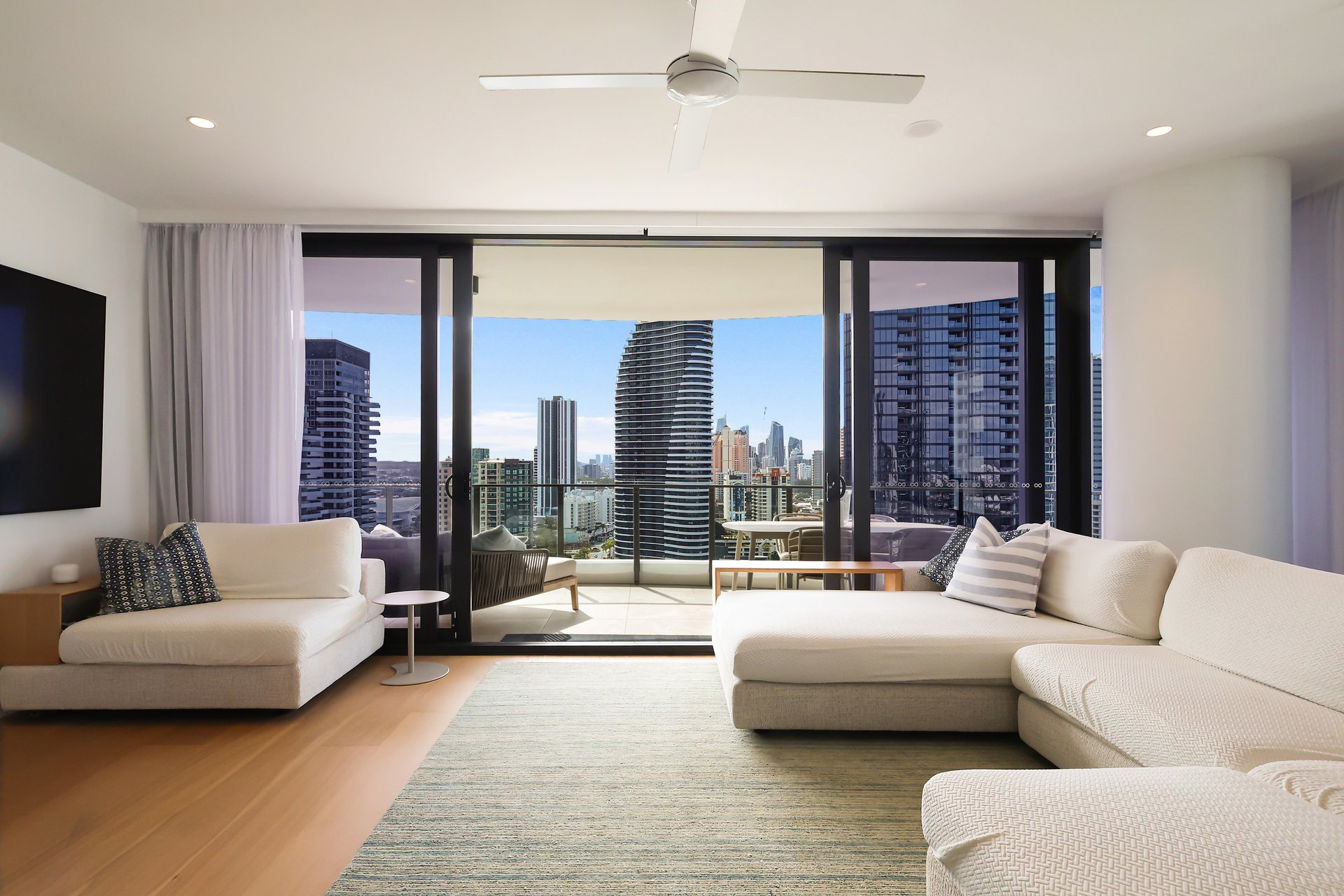 1802/33 Surf Parade Broadbeach