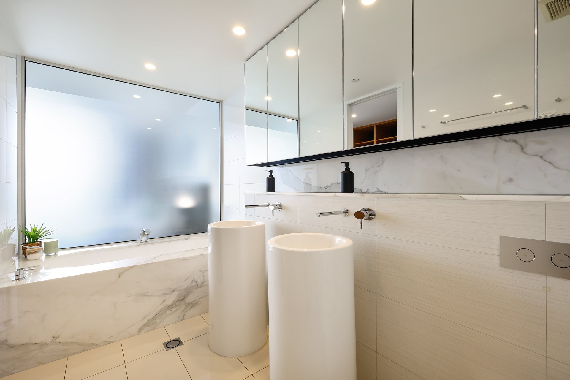 23703/21 Elizabeth Avenue Broadbeach