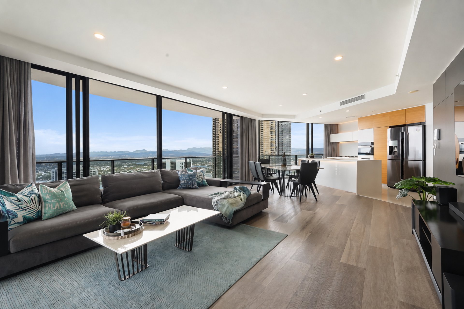 23703/21 Elizabeth Avenue Broadbeach