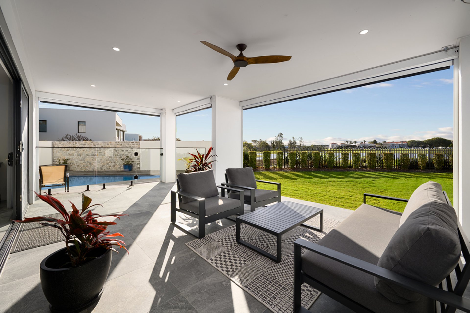 9213 Peter Senior Drive Hope Island