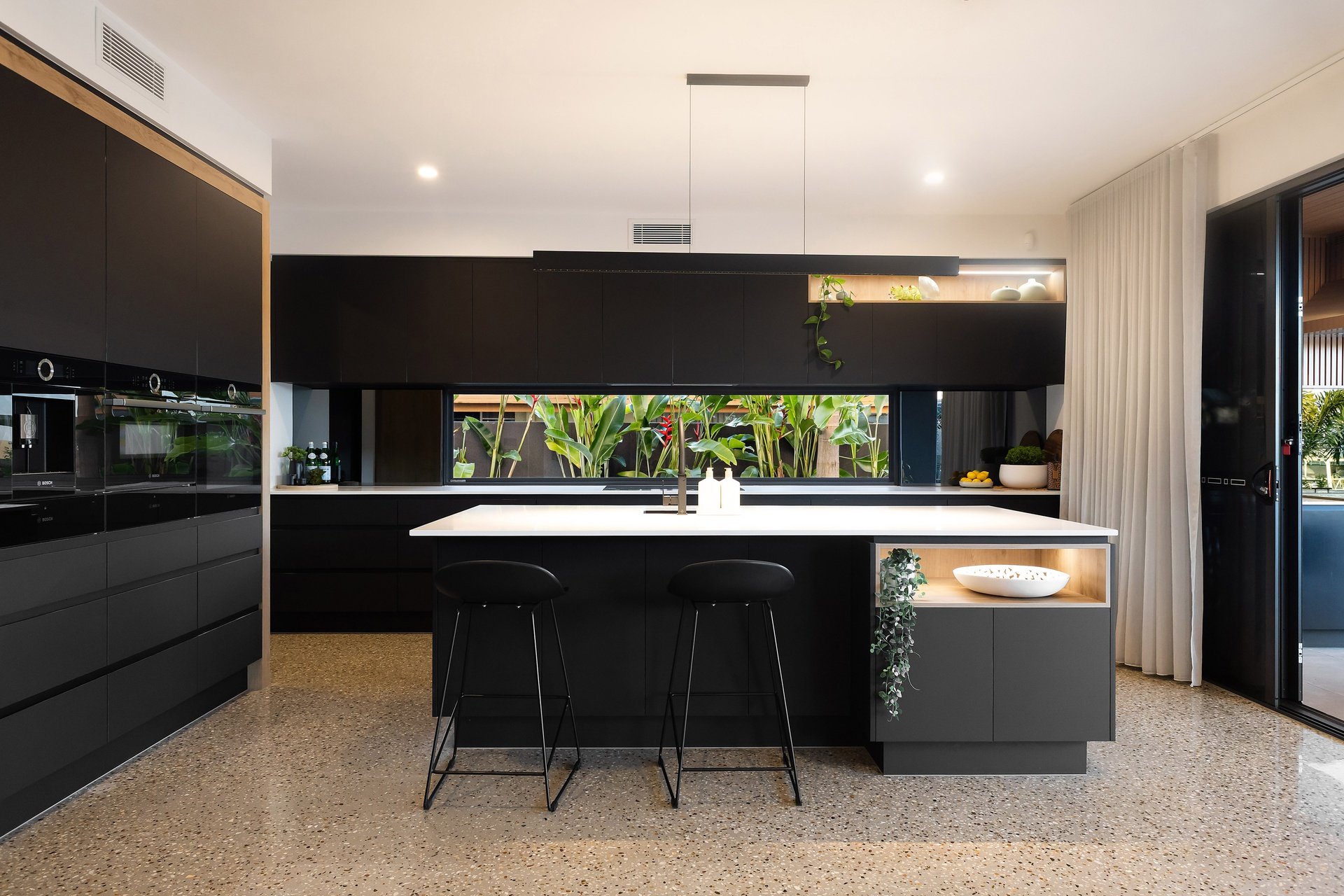 20 Sundowner Court Mermaid Waters