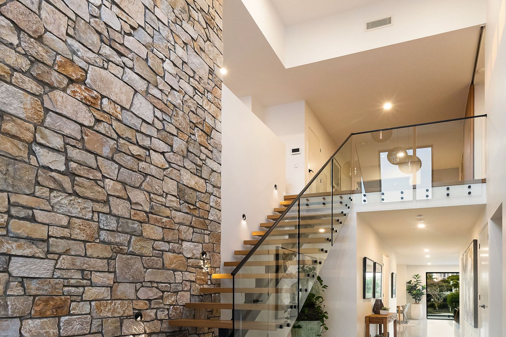 20 Sundowner Court Mermaid Waters