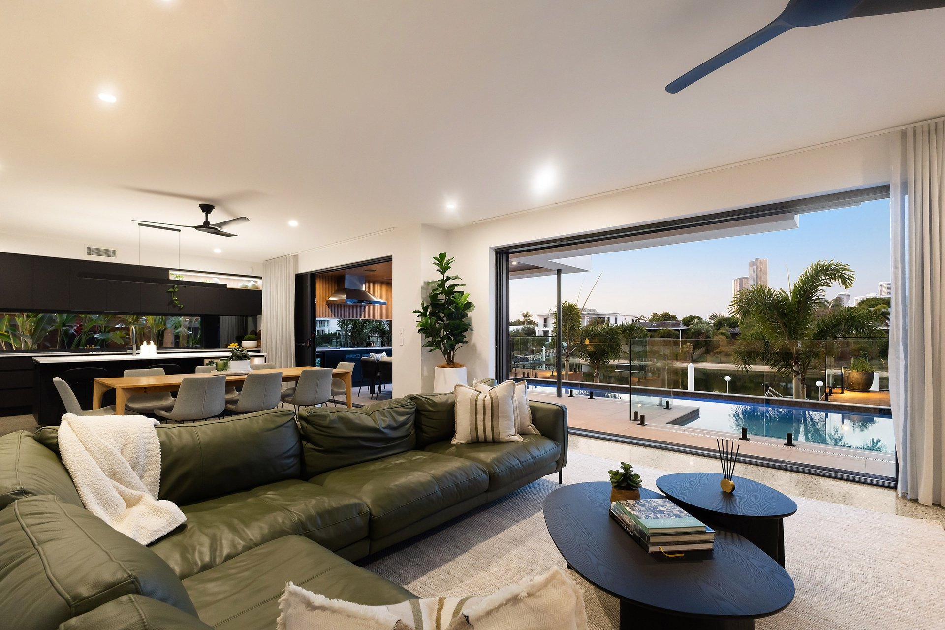 20 Sundowner Court Mermaid Waters