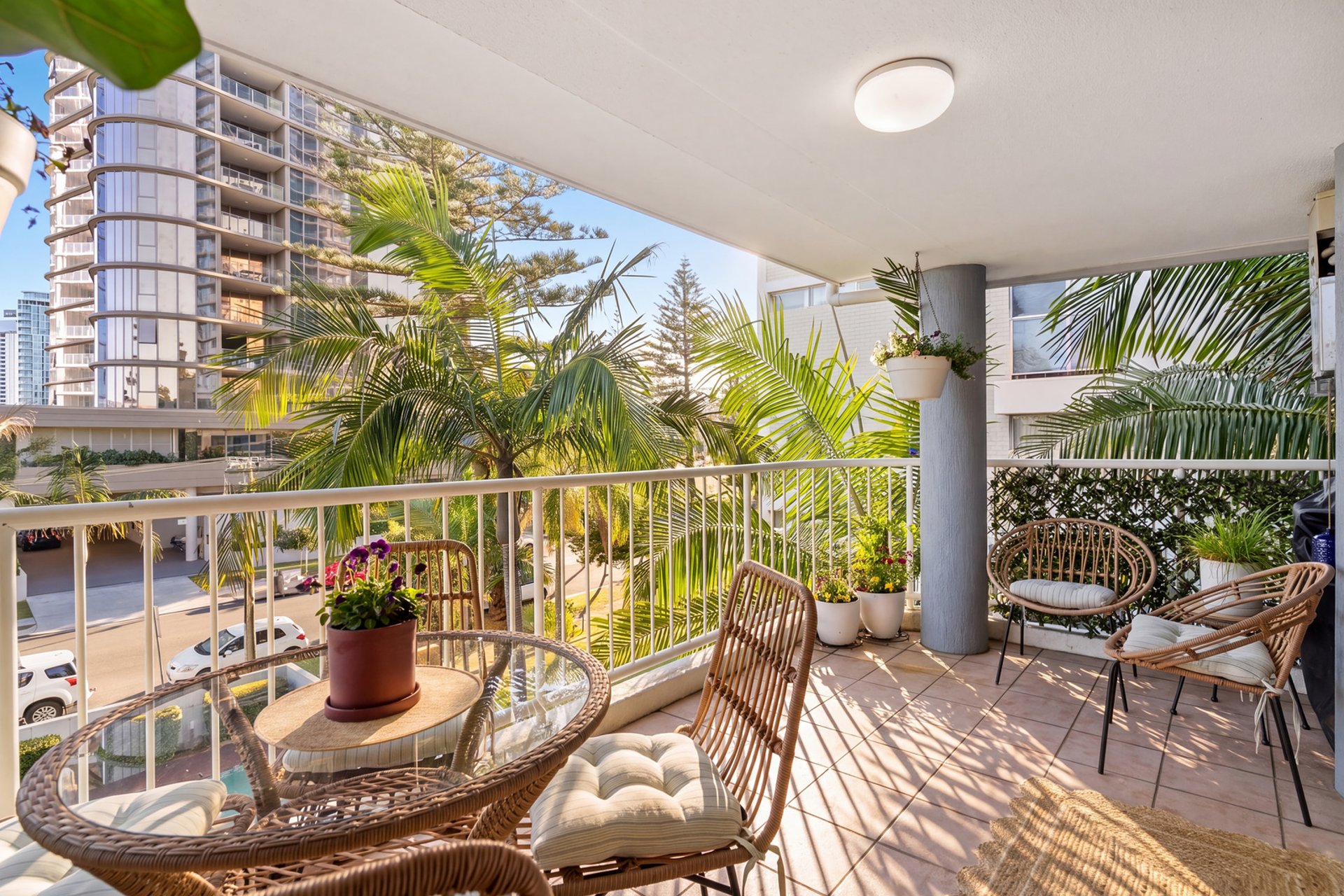9/34 Chelsea Avenue Broadbeach