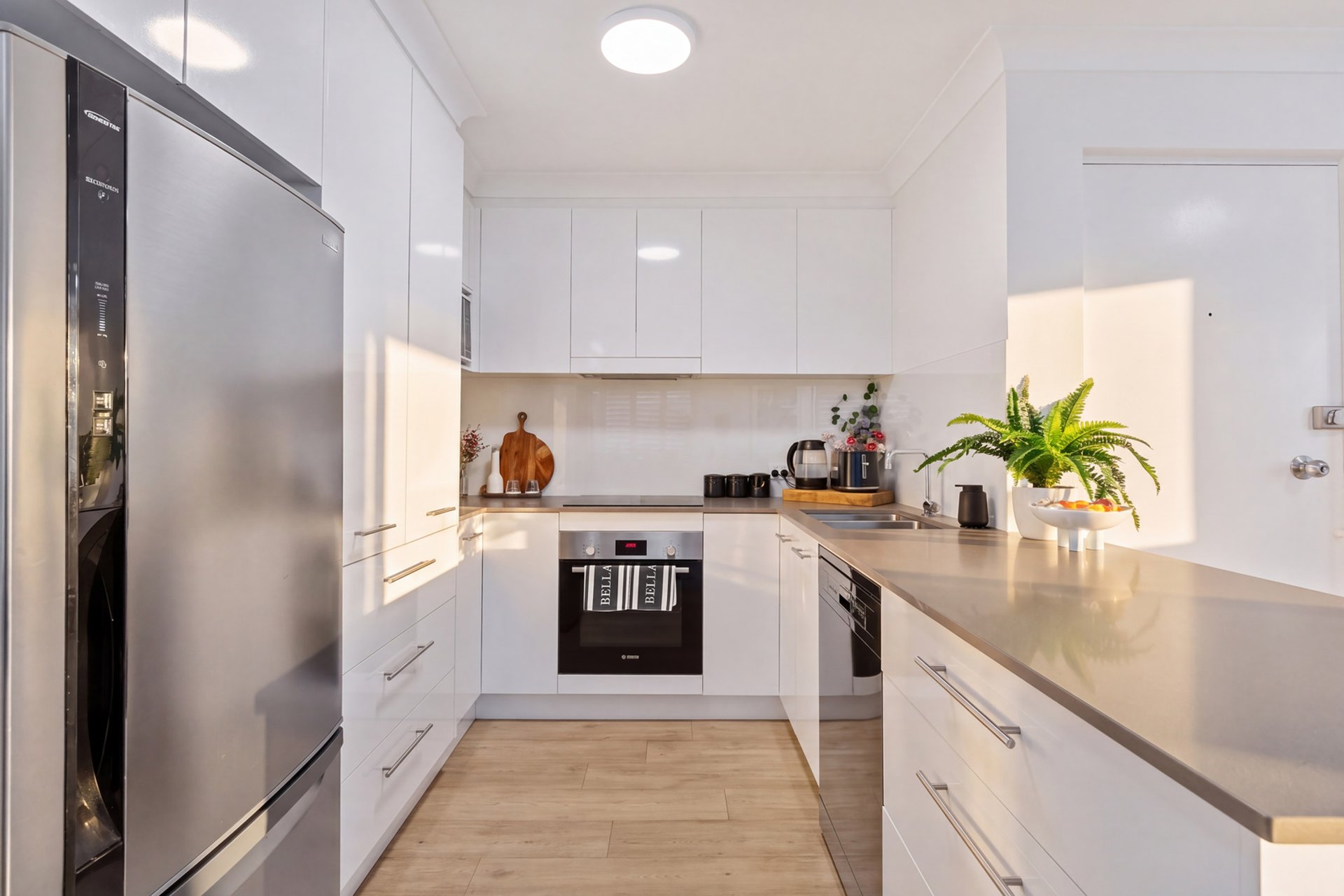 9/34 Chelsea Avenue Broadbeach