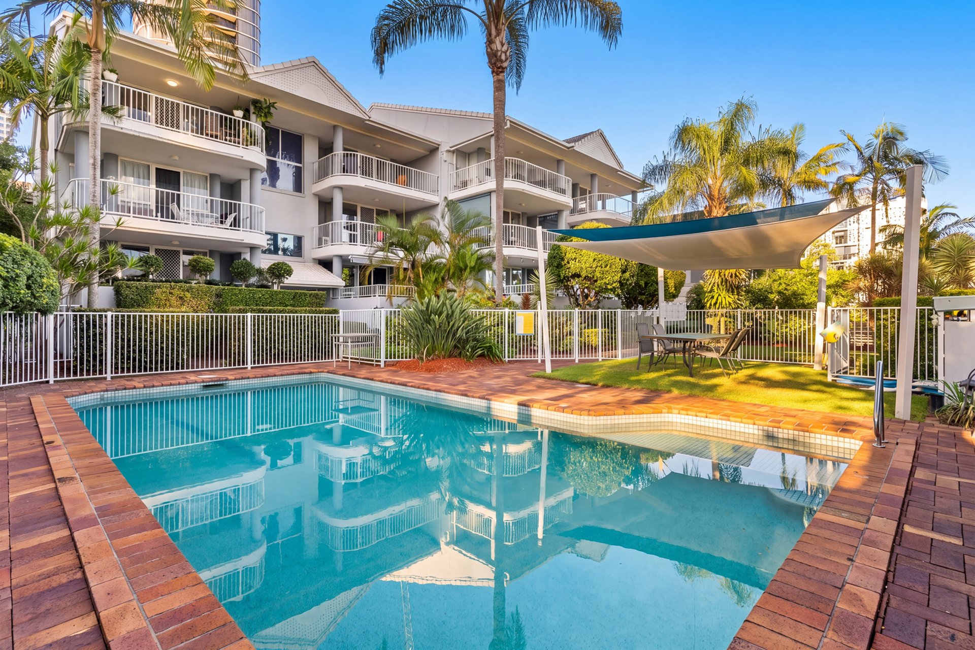 9/34 Chelsea Avenue Broadbeach