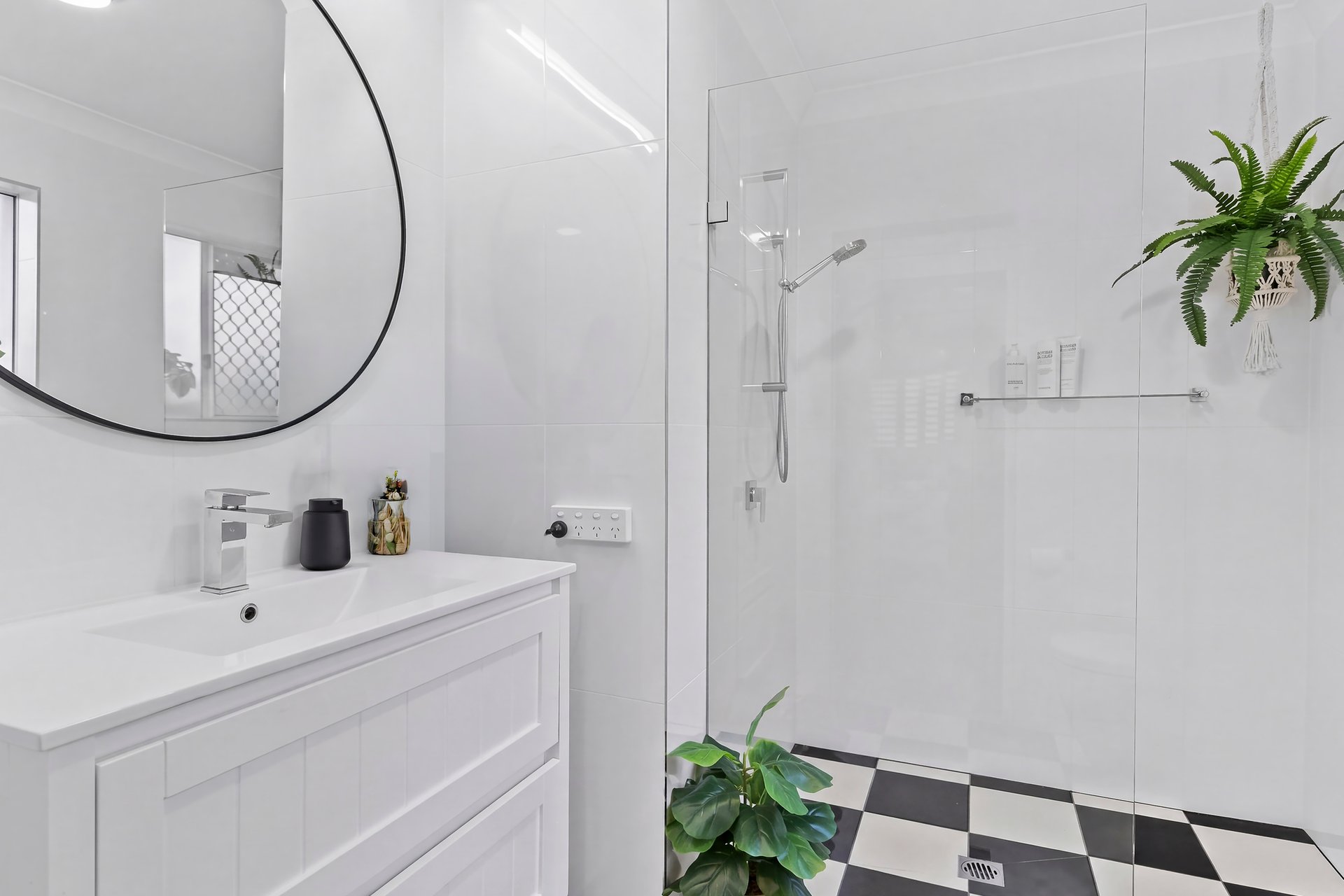 9/34 Chelsea Avenue Broadbeach