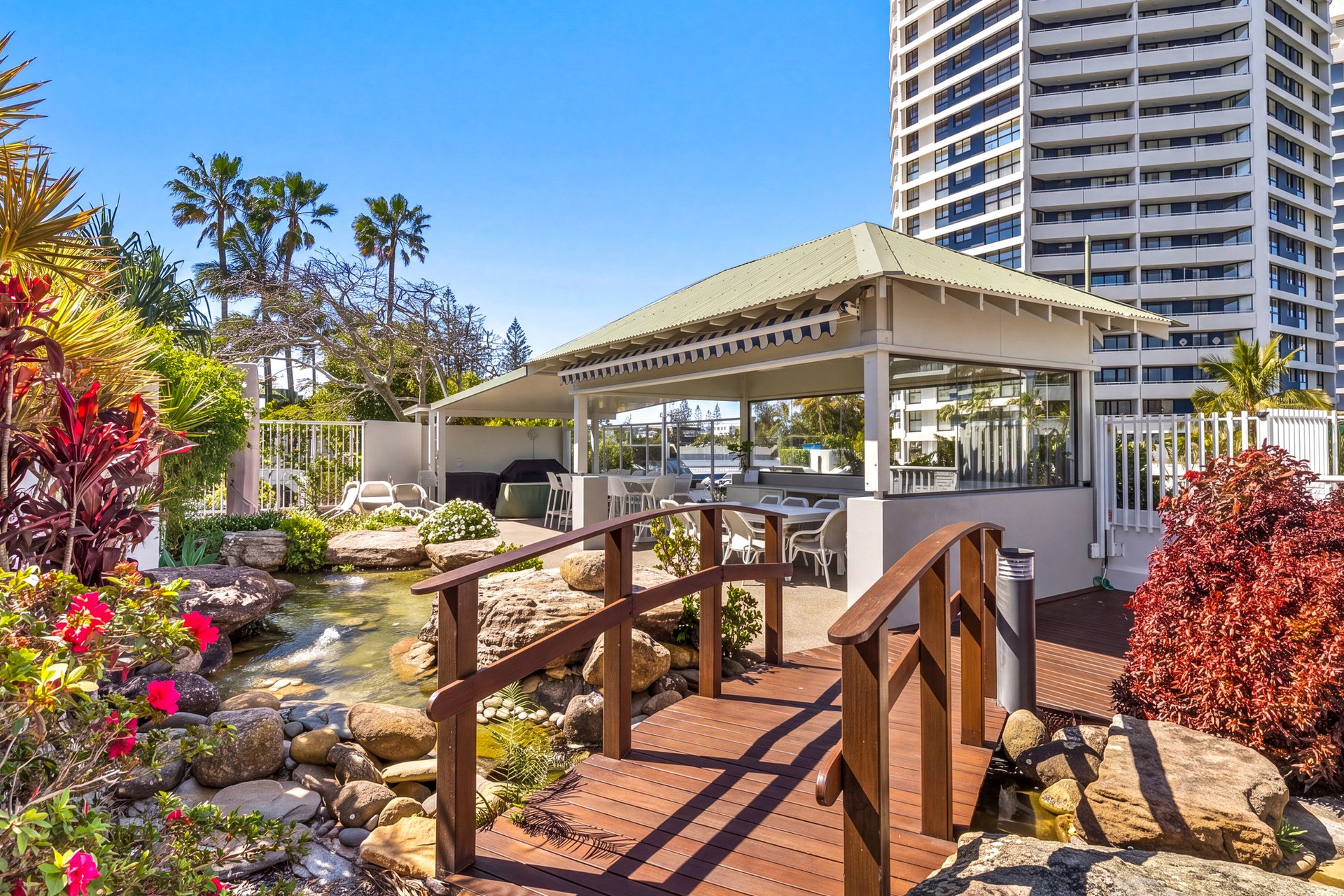 27/21 Bayview Street Runaway Bay