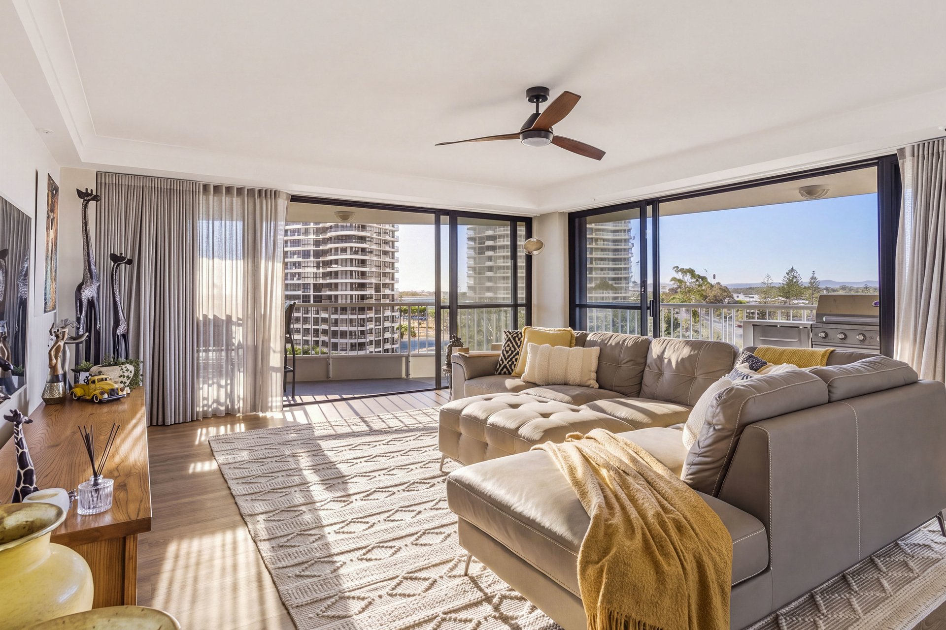 27/21 Bayview Street Runaway Bay