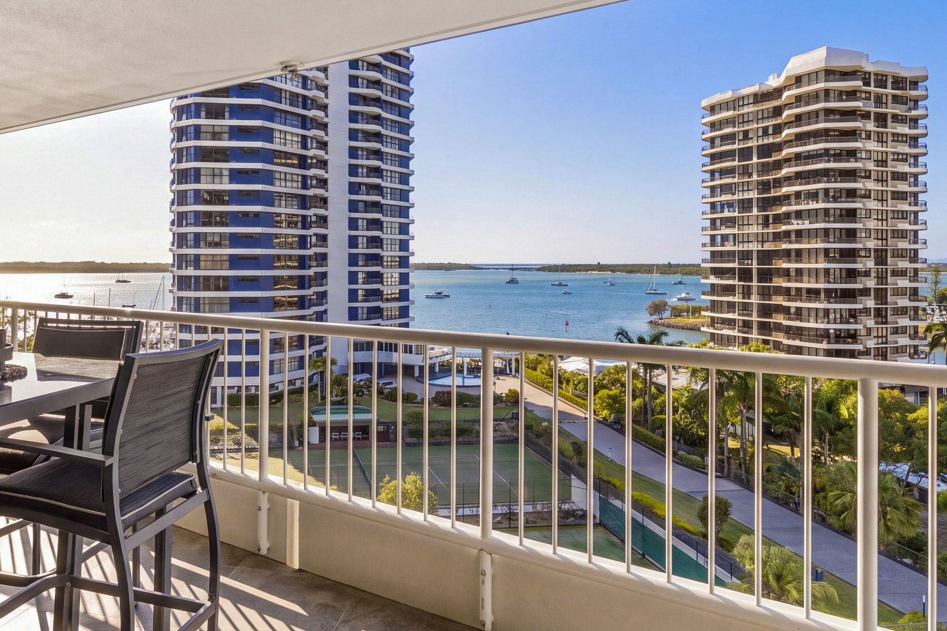 27/21 Bayview Street Runaway Bay