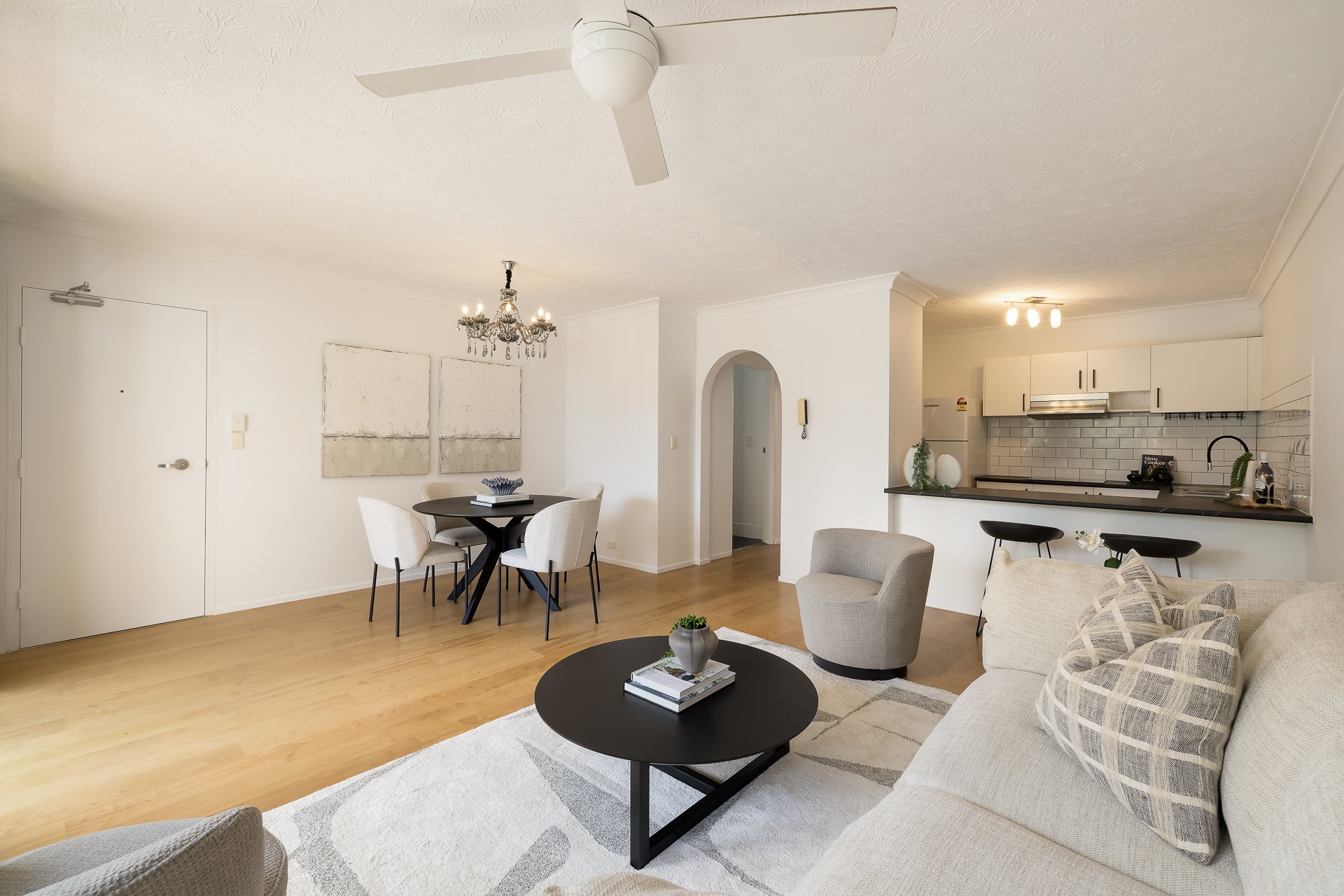 14/24 Second  Avenue Broadbeach