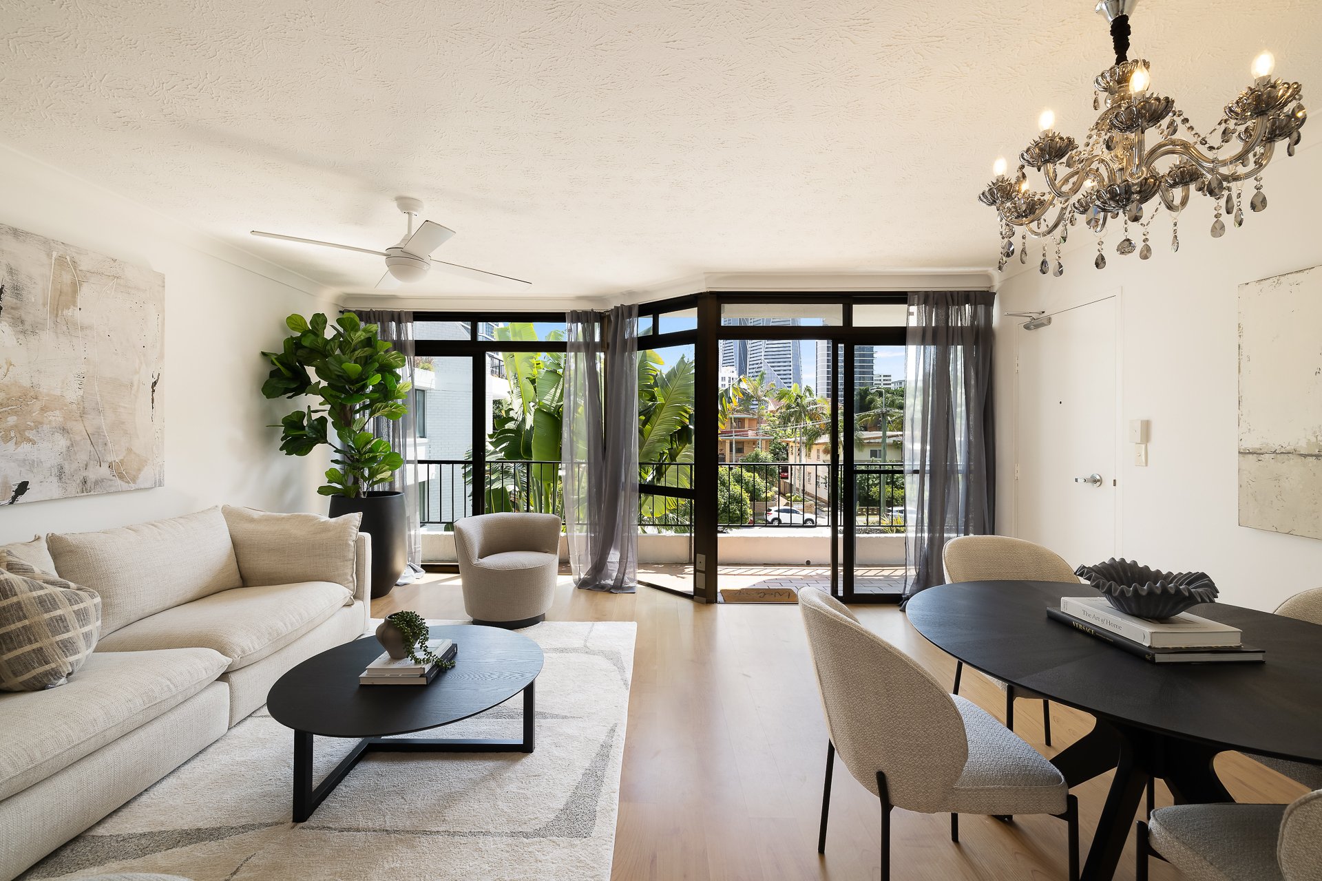 14/24 Second  Avenue Broadbeach