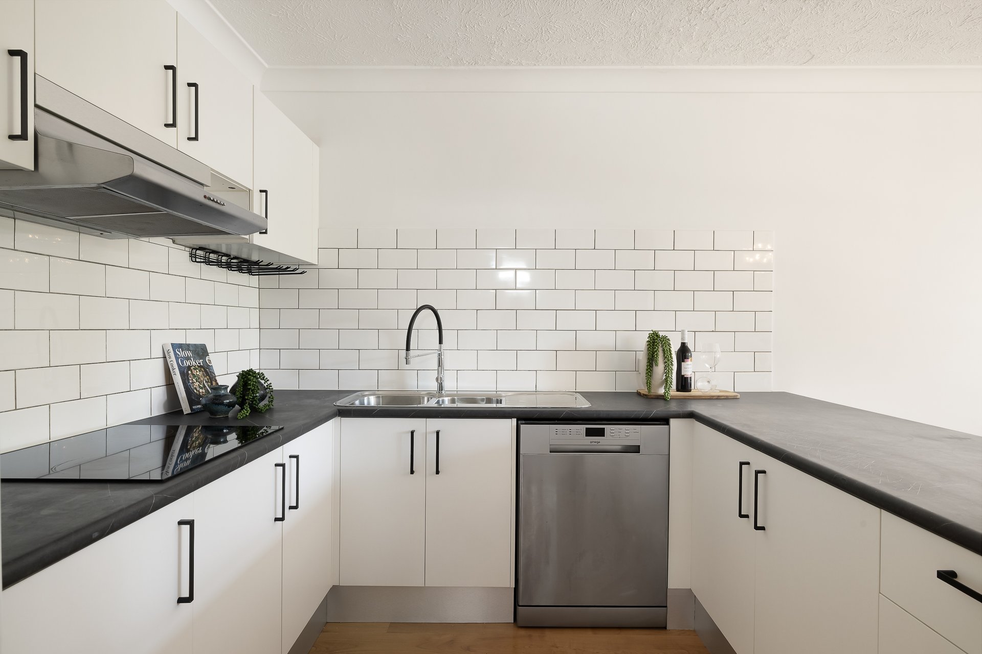14/24 Second  Avenue Broadbeach