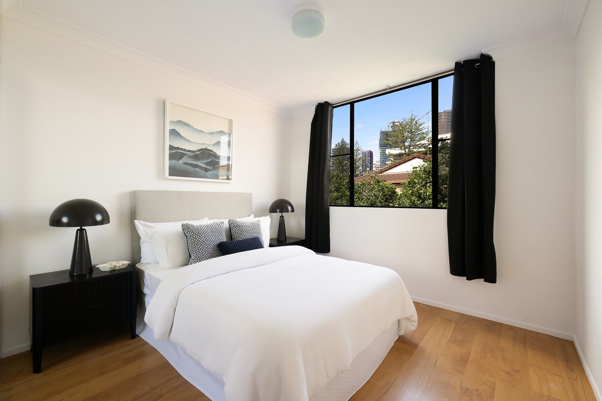 14/24 Second  Avenue Broadbeach