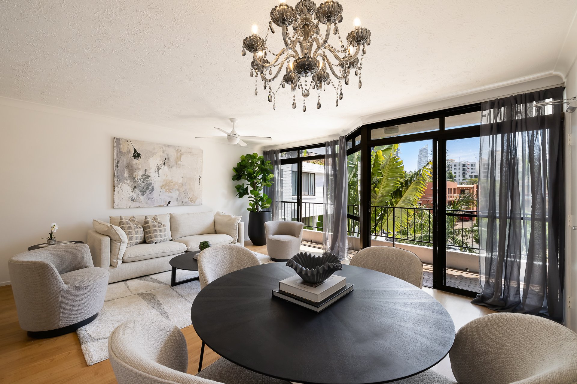 14/24 Second  Avenue Broadbeach