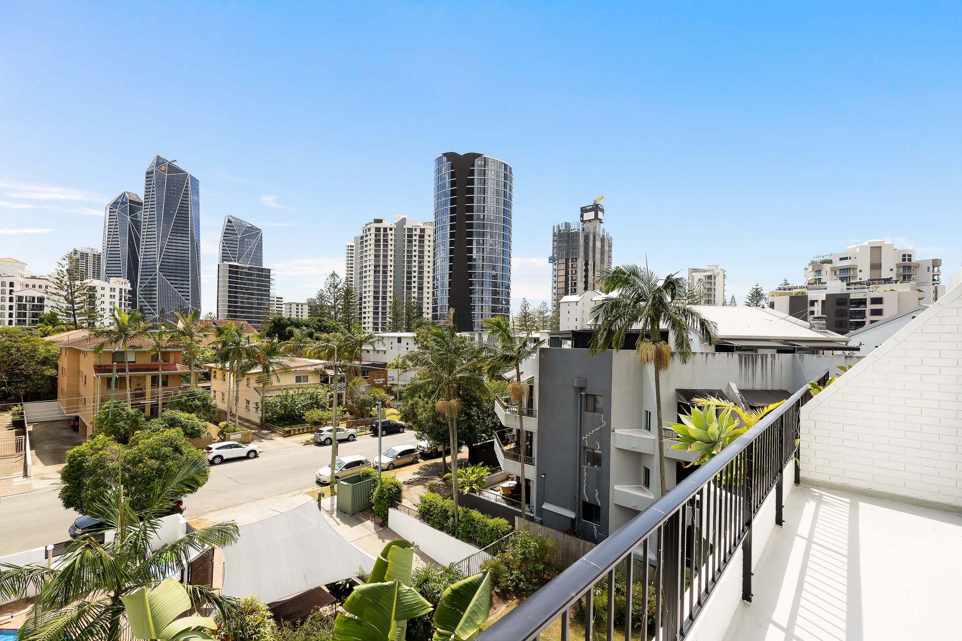 14/24 Second  Avenue Broadbeach