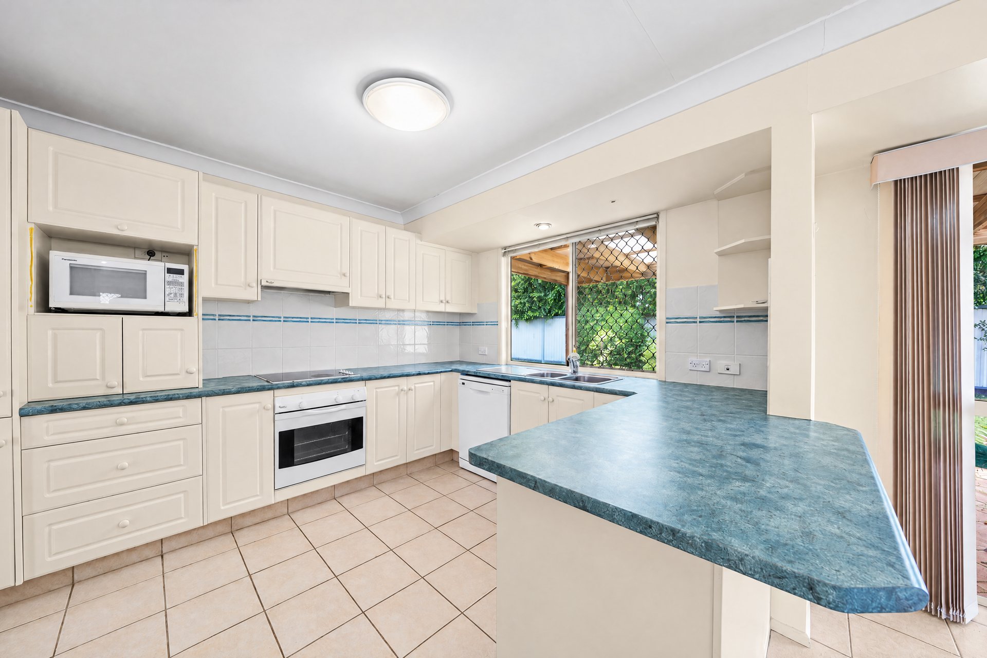 72 Acanthus Avenue Burleigh Heads