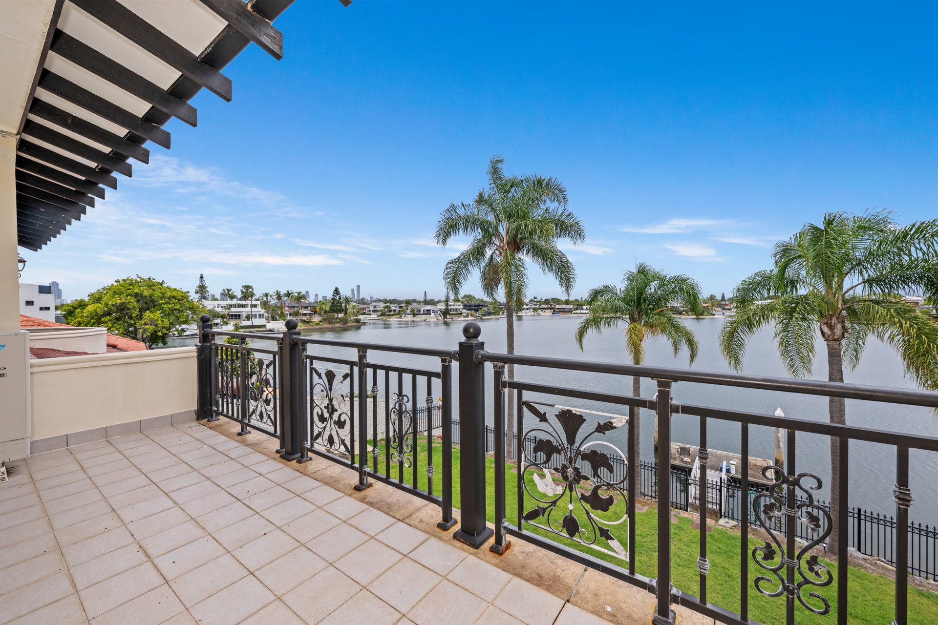 11 Angus Court Benowa