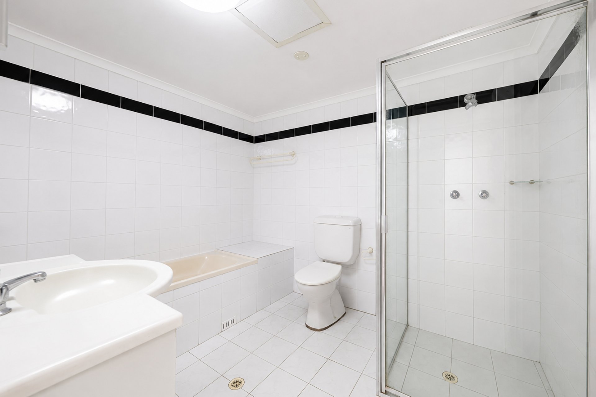 https://images.sales.reapit.com.au/6546/listing/1P9254/photo/d/178790582982613774.jpg