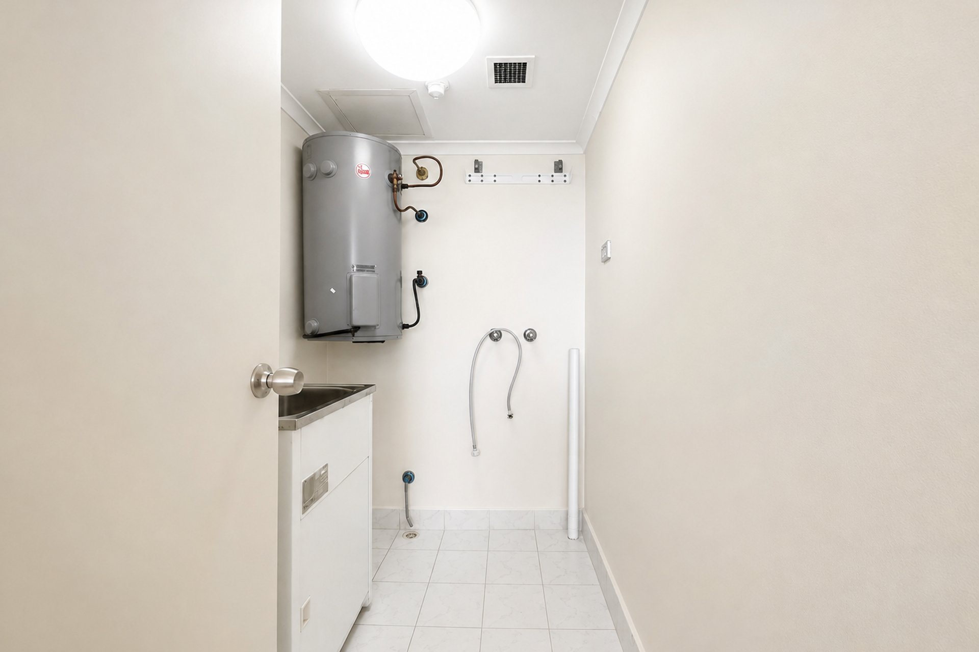 https://images.sales.reapit.com.au/6546/listing/1P9254/photo/d/178790583131631247.jpg