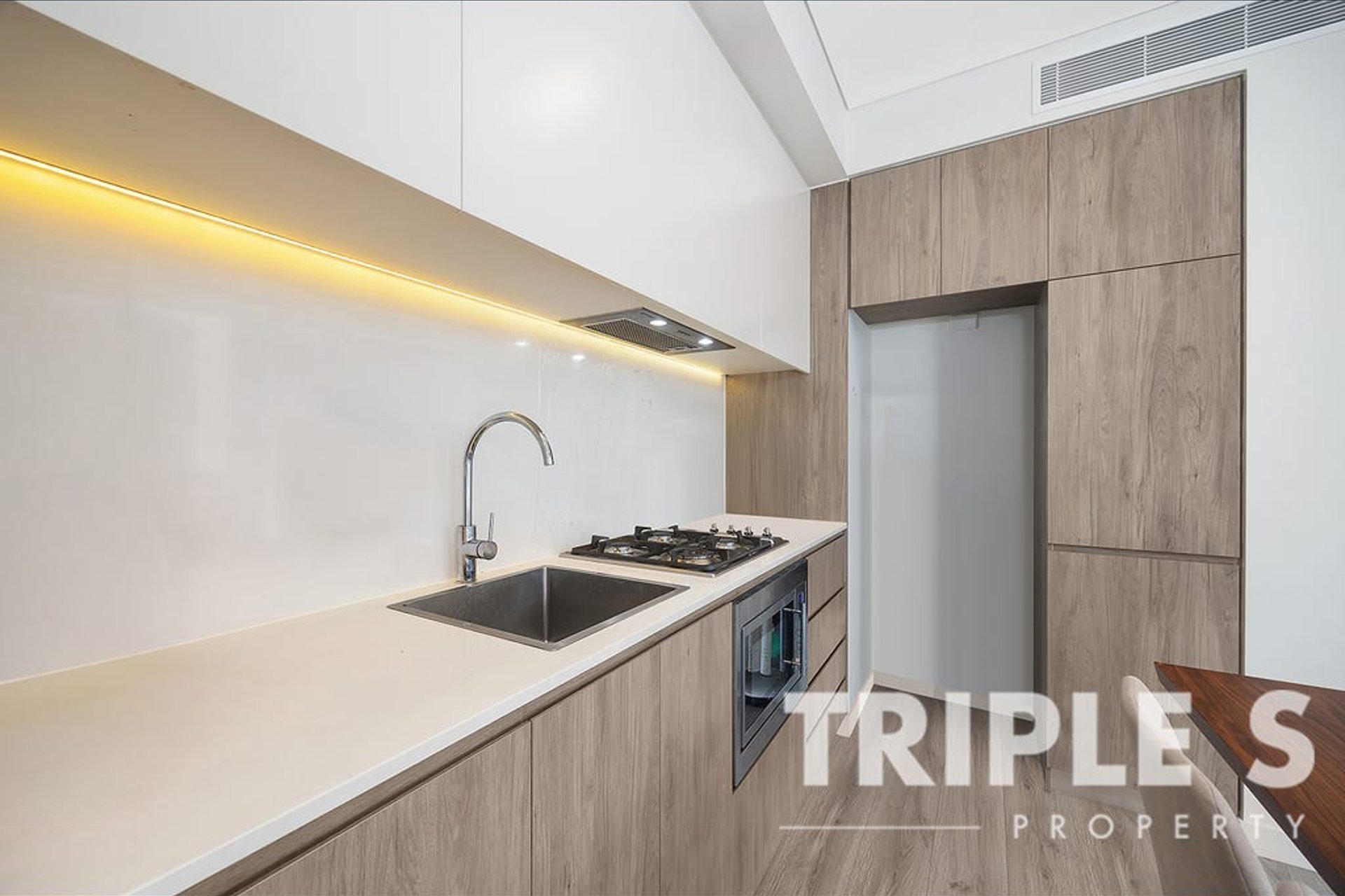 https://images.sales.reapit.com.au/6546/listing/1P9332/photo/d/179022011080702835.jpg