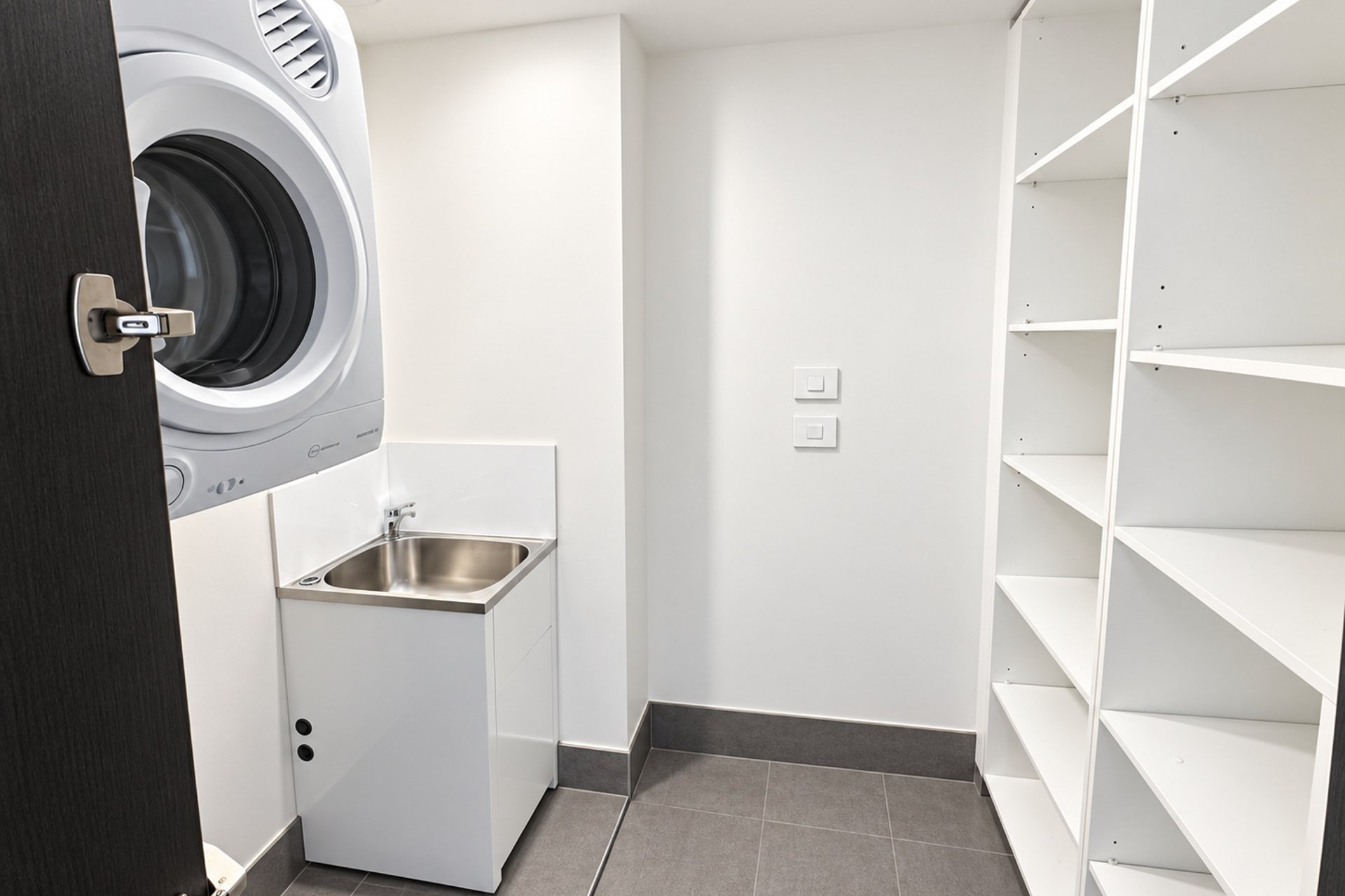 https://images.sales.reapit.com.au/6546/listing/1P9351/photo/d/179256258589594495.jpg