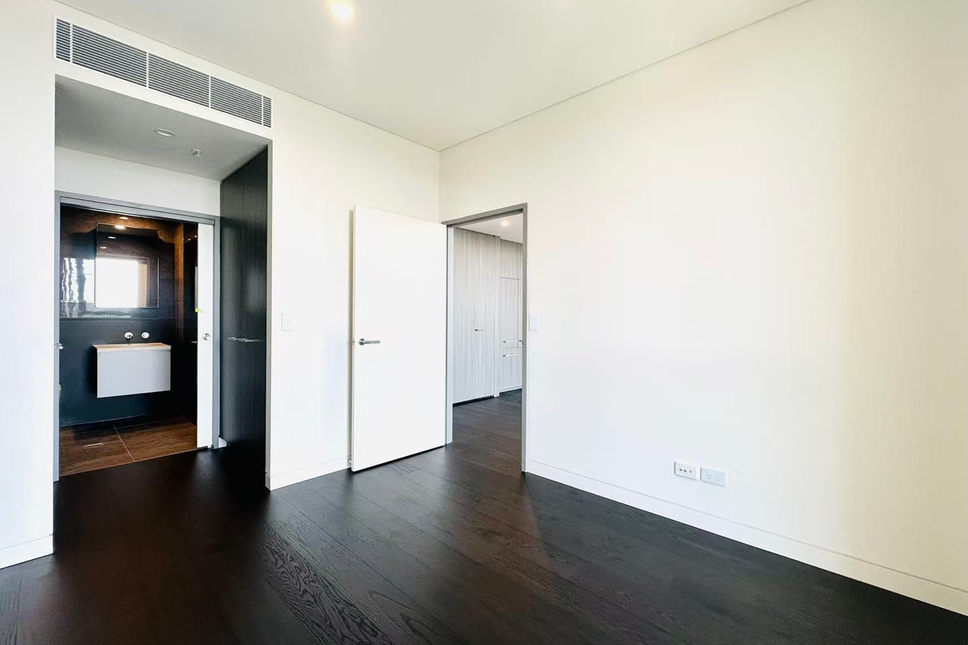 https://images.sales.reapit.com.au/6546/listing/1P9366/photo/d/179145018104008658.jpg